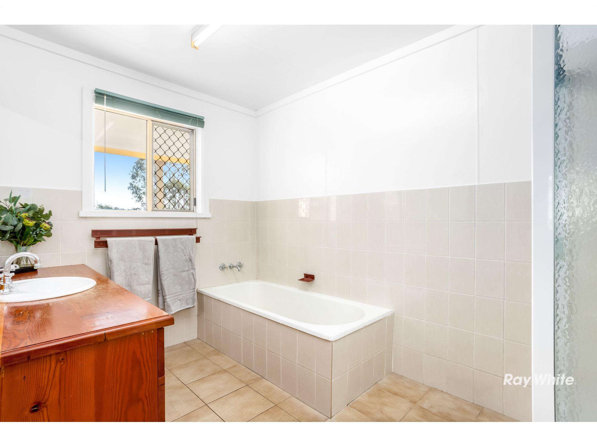 Your self sufficient family haven between the bush and the beach