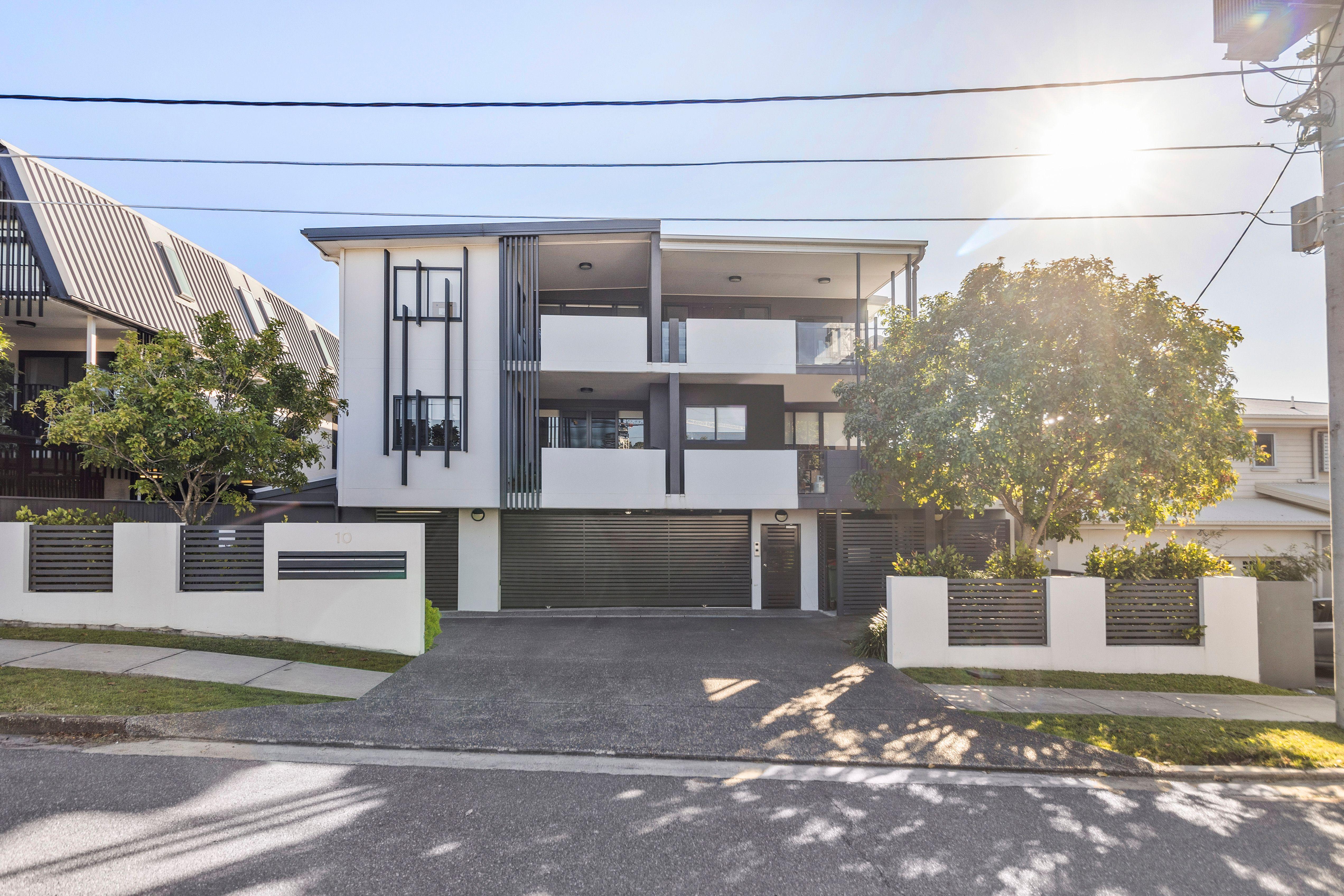 Prop-GPT: Unit: QLD Alderley, QLD 4051 Modern living amongst Alderley hills
