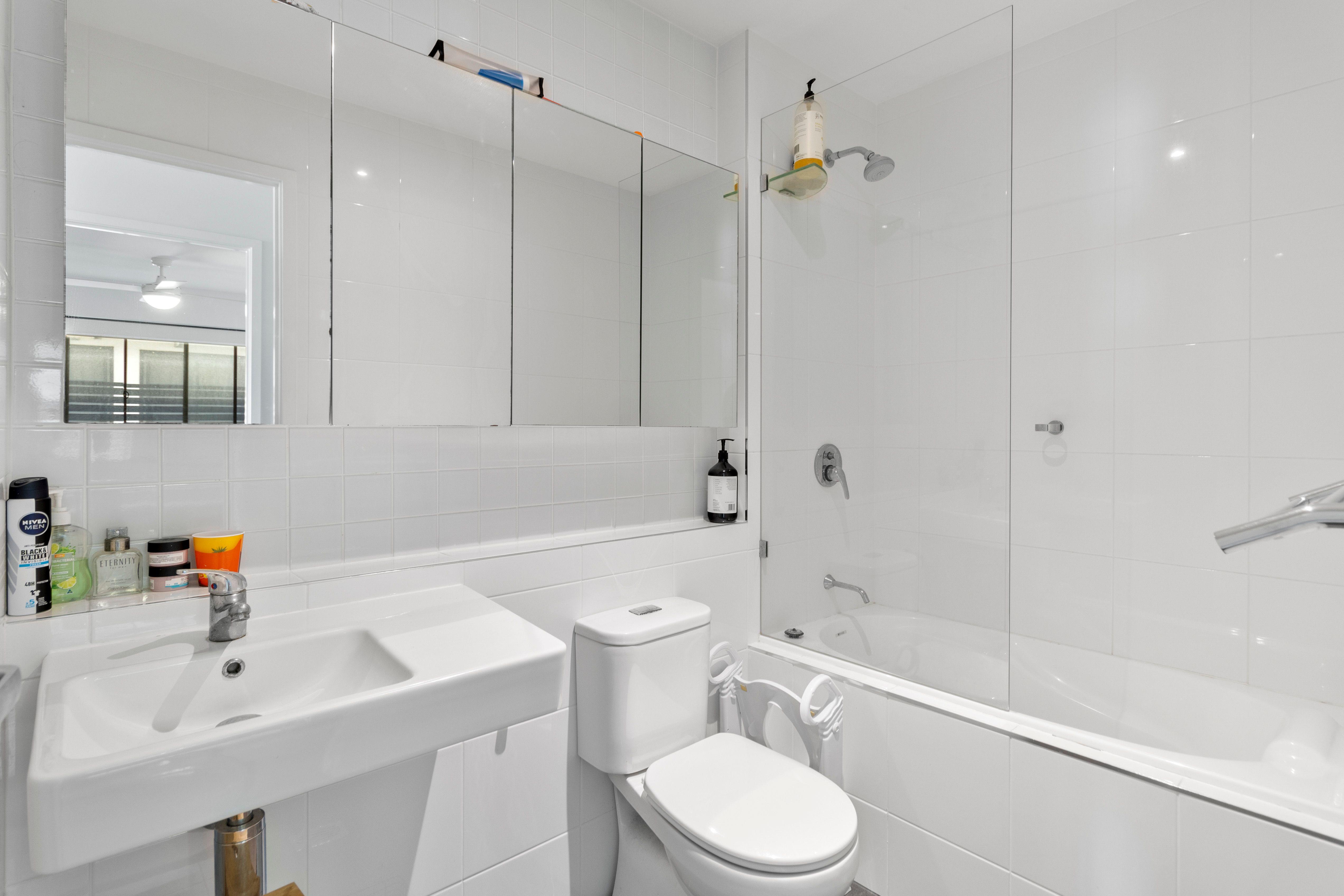 Modern living amongst Alderley hills