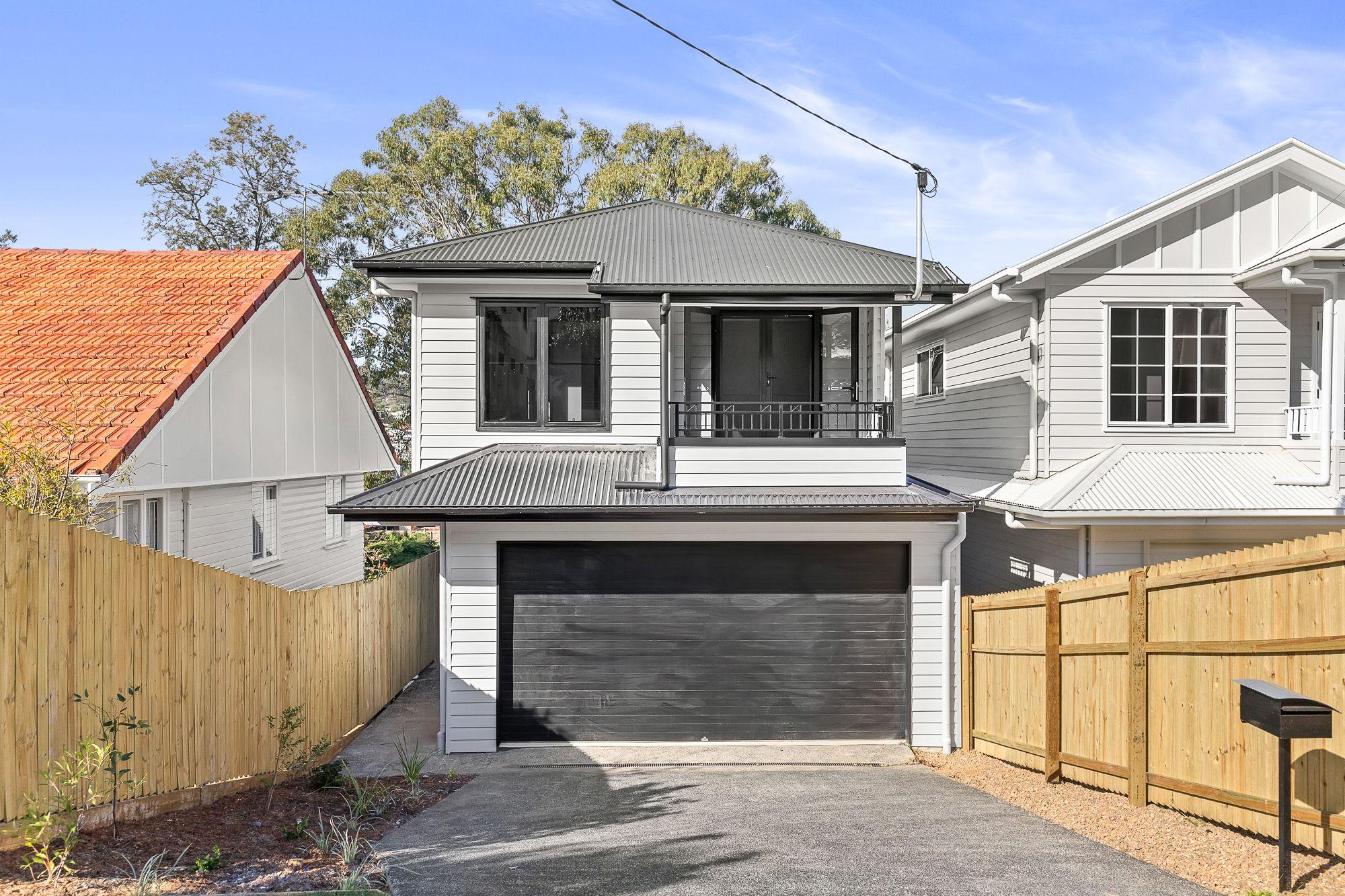 Prop-GPT: House: QLD Carina Heights, QLD 4152 Modern, spacious Family Home!