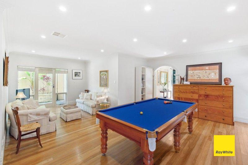 Well-appointed 4 bed/2 bath/3 living + pool,solar & pets neg