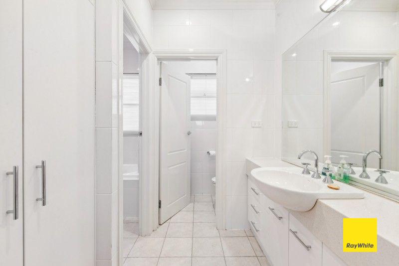 Well-appointed 4 bed/2 bath/3 living + pool,solar & pets neg