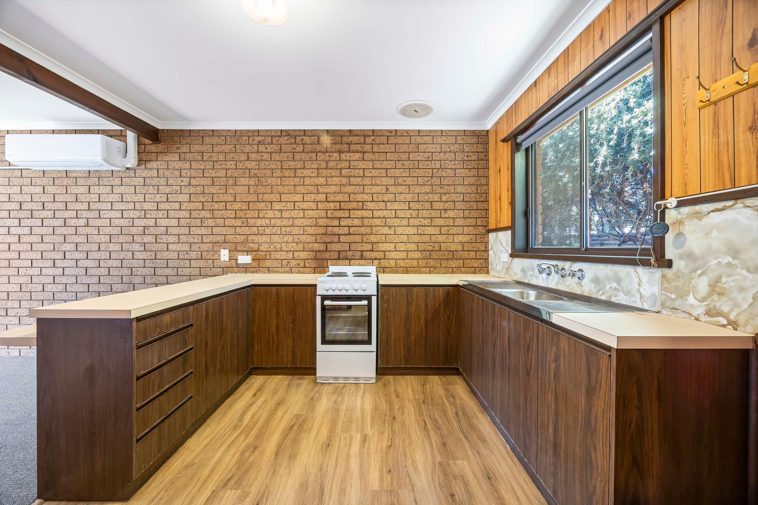 Charming 1-Bedroom Unit