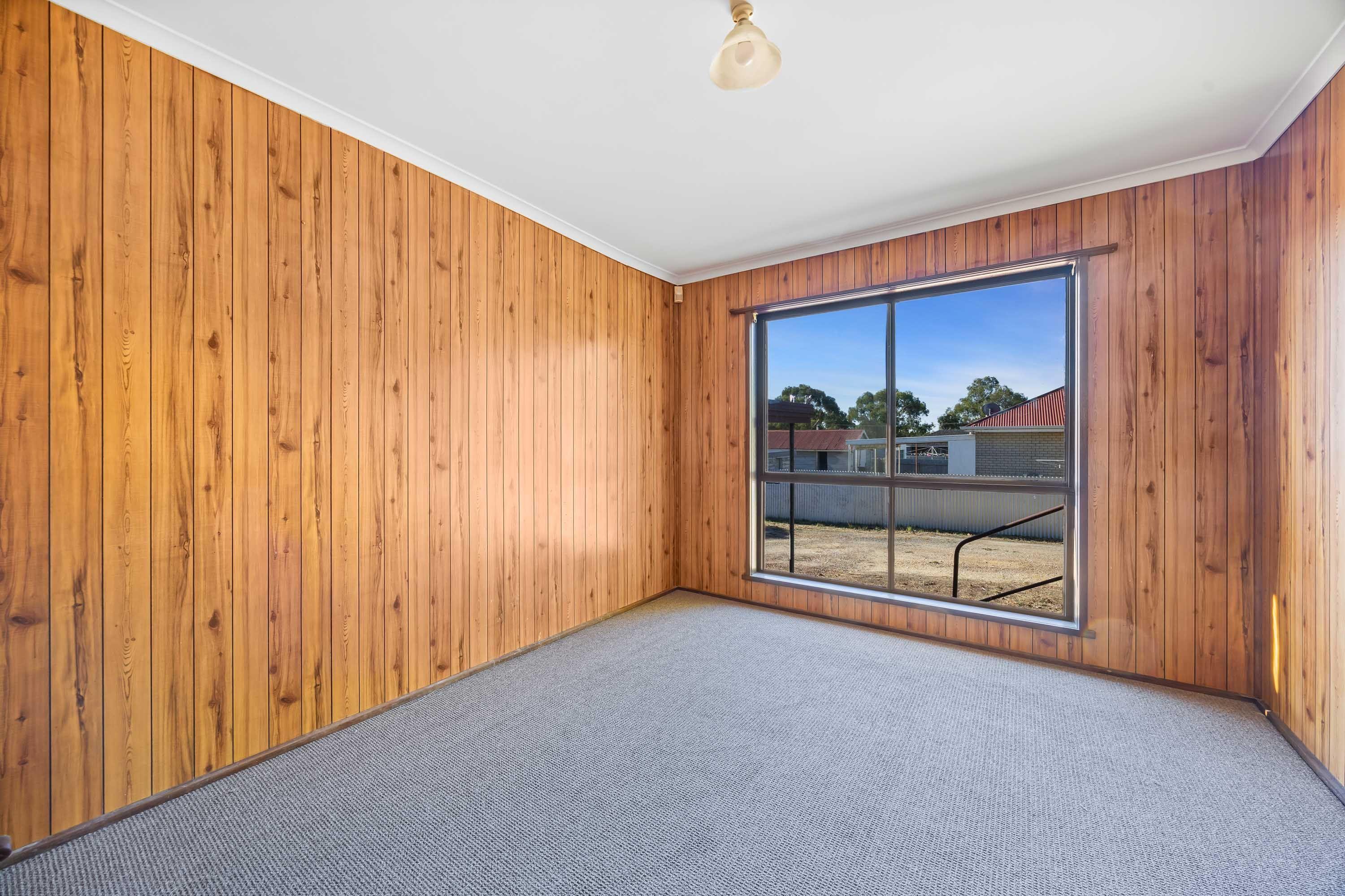 Charming 1-Bedroom Unit