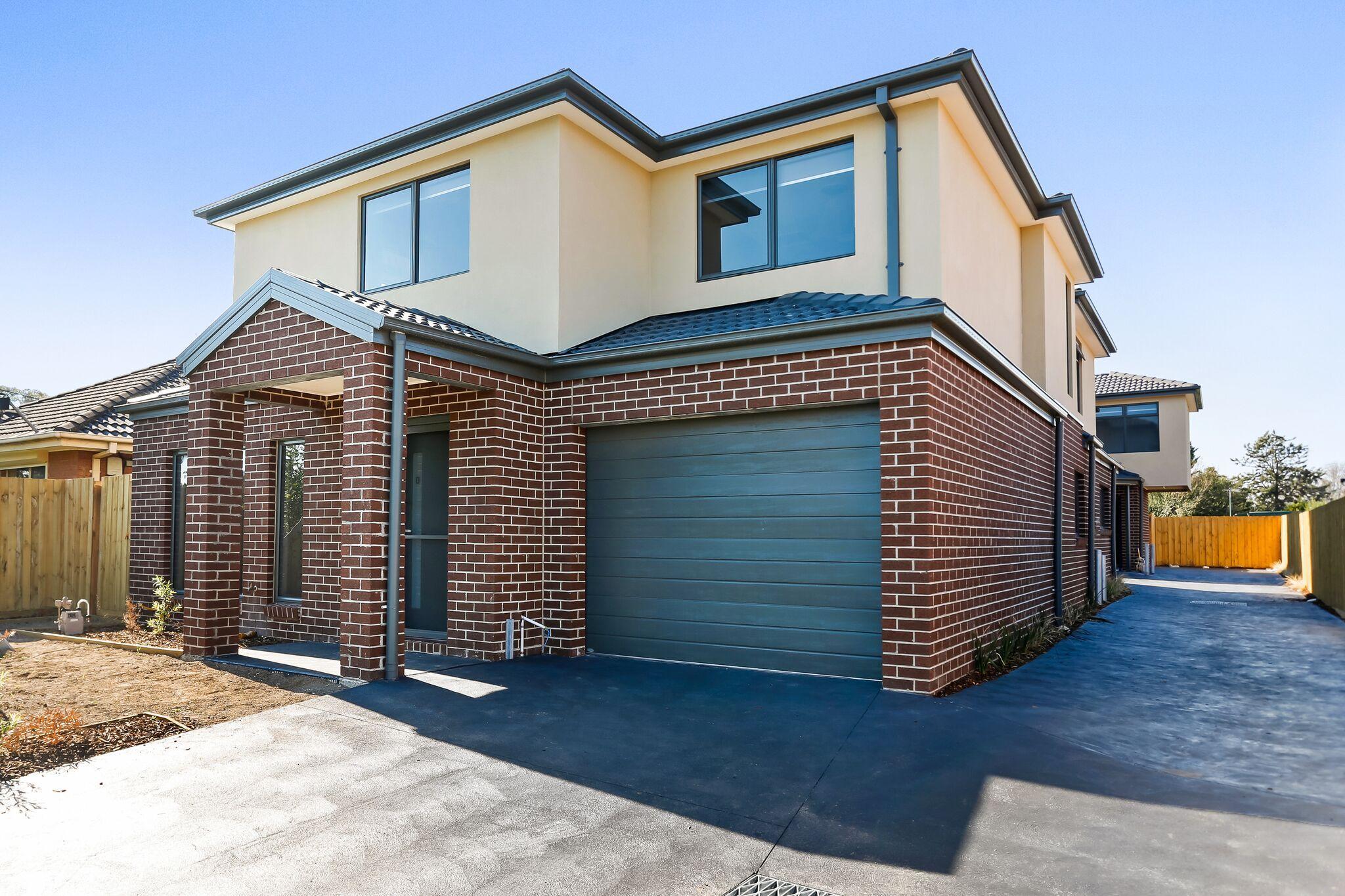 Prop-GPT: Townhouse: VIC Broadmeadows, VIC 3047 TIME TO MOVE IN!