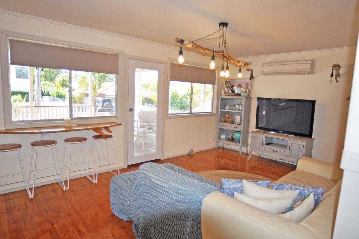 Renovated & convenient with a bungalow