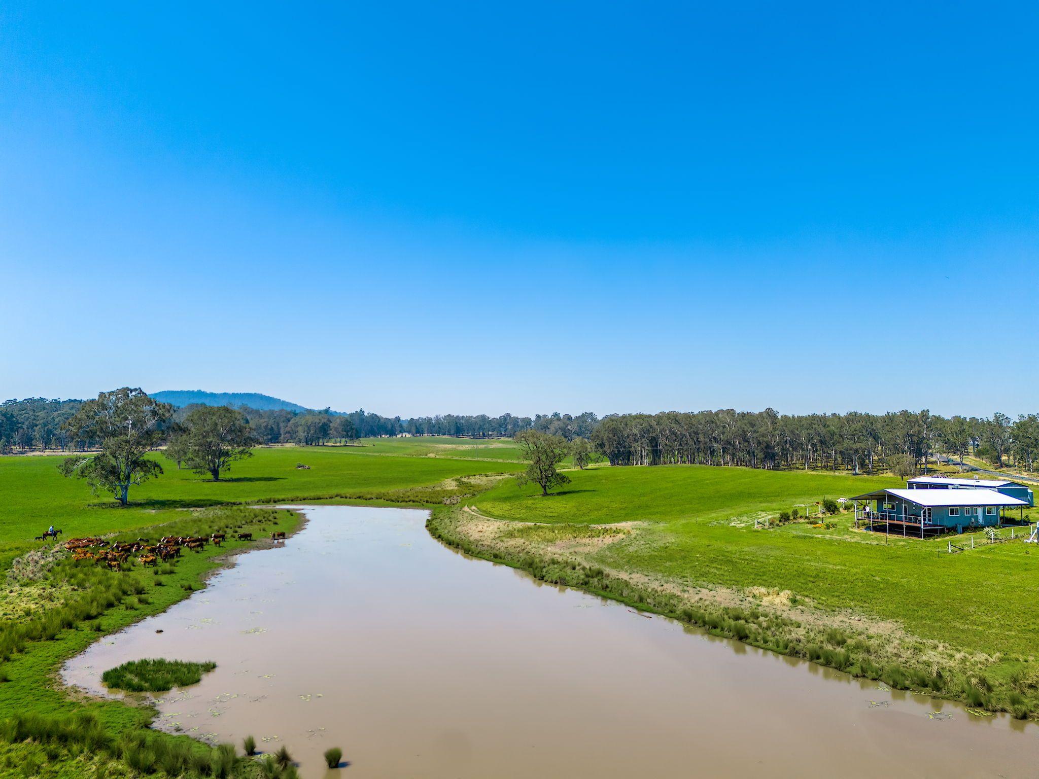 Modern Country Living on 55 Hectares - Space, Style & Serenity