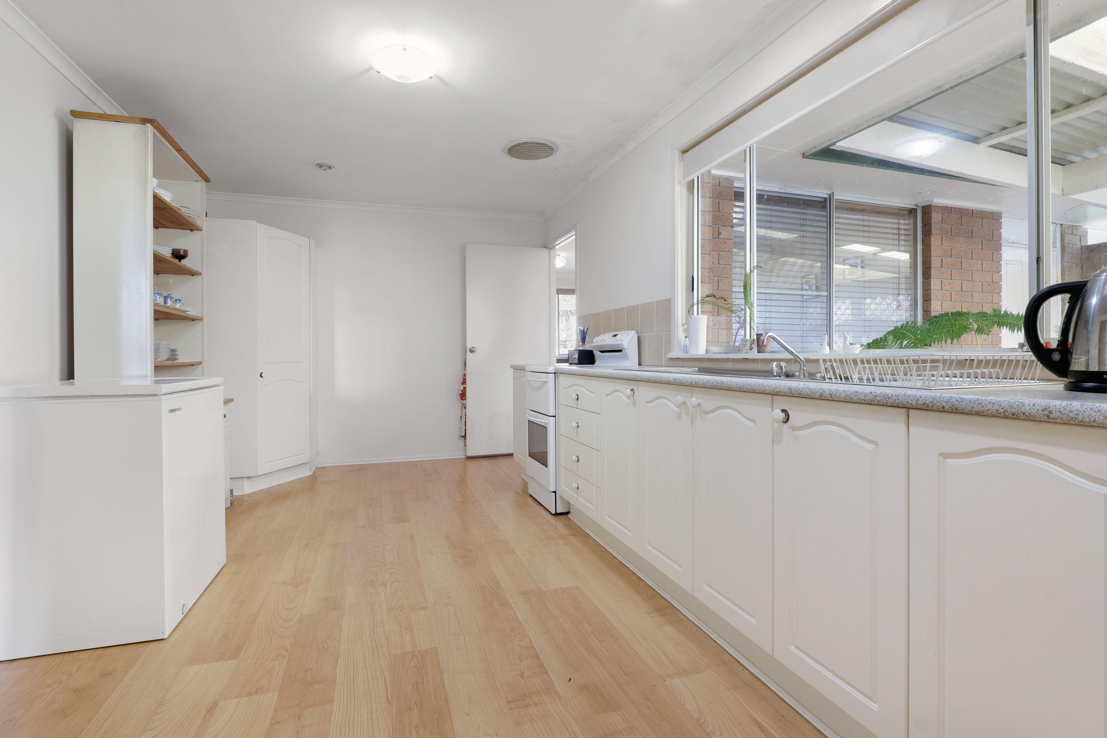 3 BEDROOM FAMILY HOME IN LAKESIDE