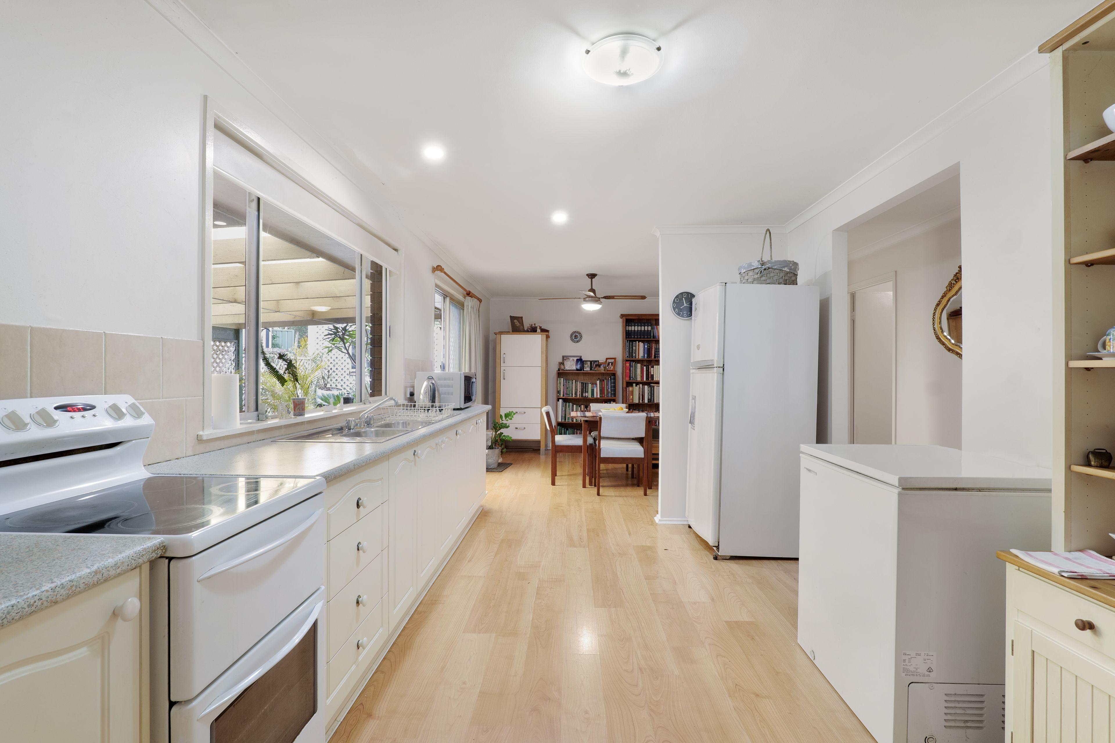 3 BEDROOM FAMILY HOME IN LAKESIDE