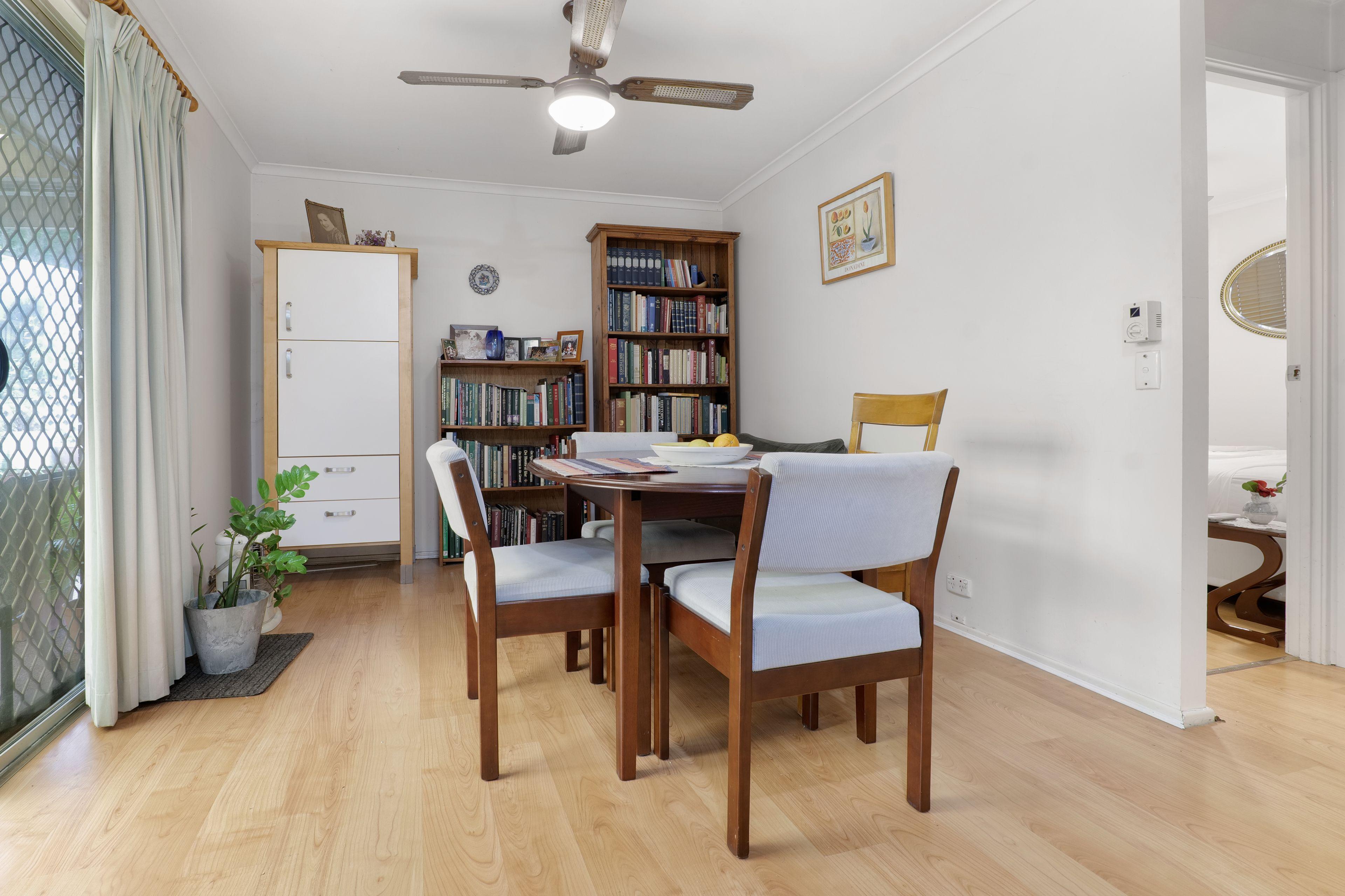 3 BEDROOM FAMILY HOME IN LAKESIDE