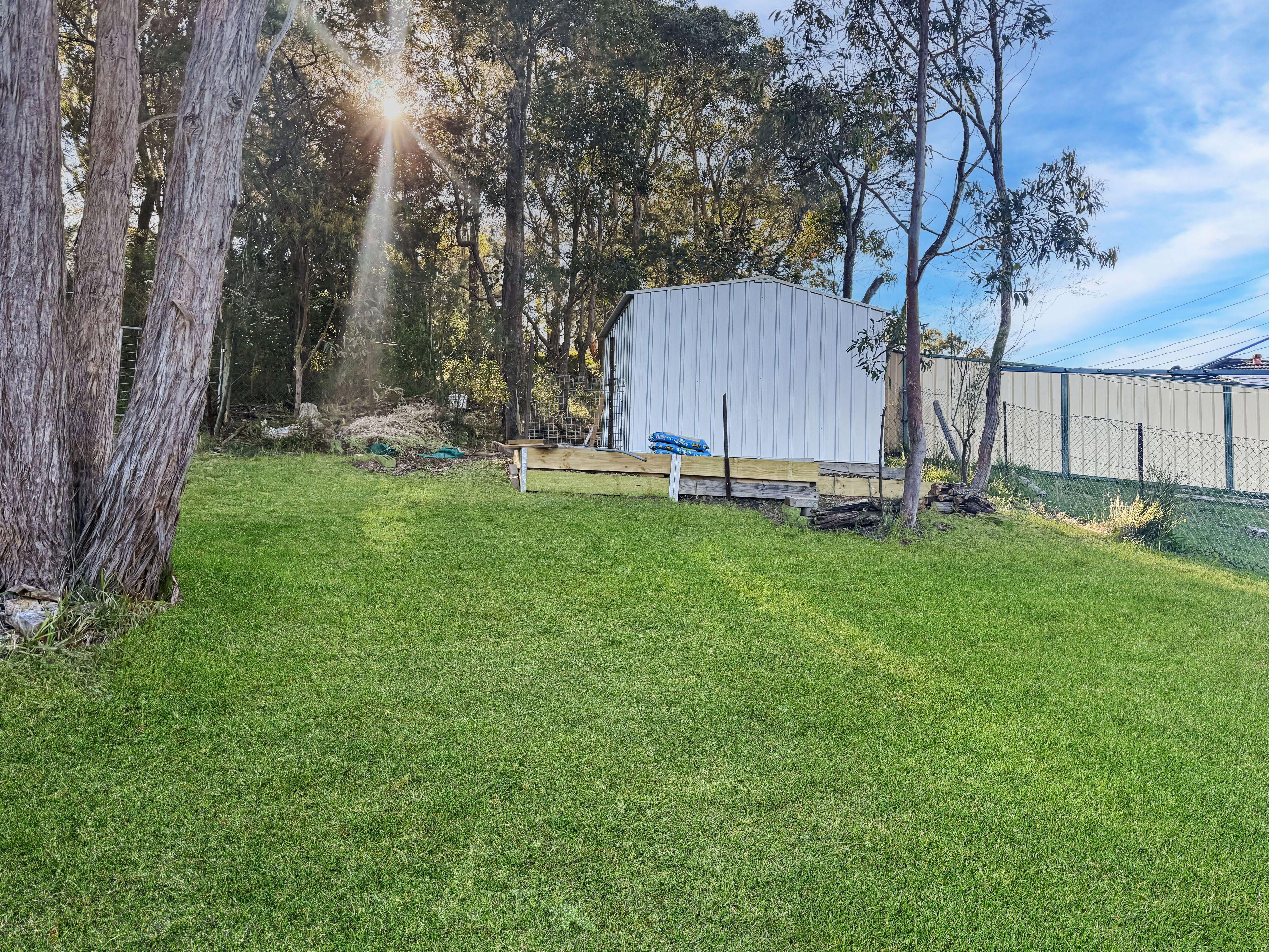 COMFORTABLE & CONVENIENT 2-BEDROOM HOME - IDEAL LOCATION!