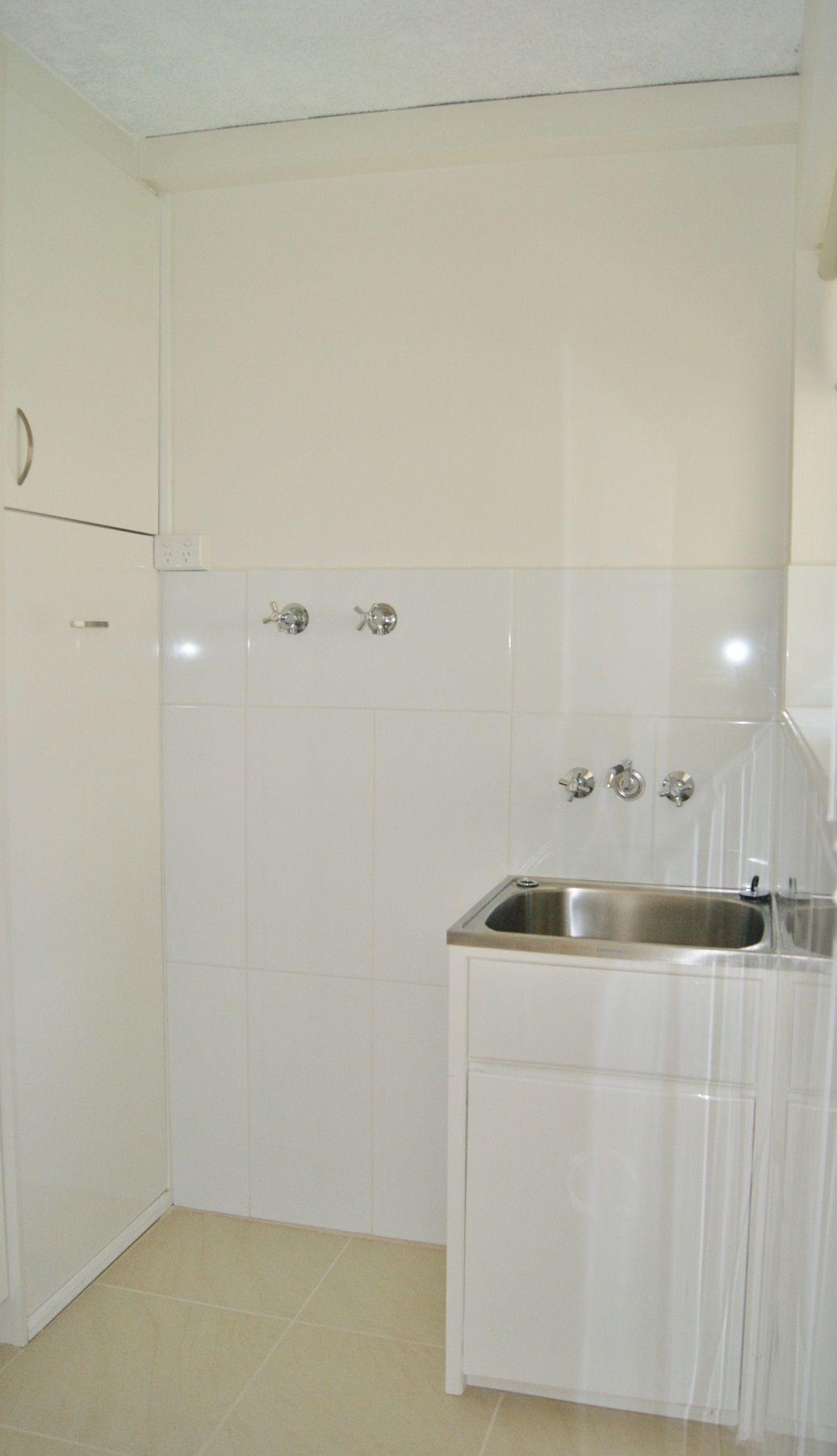 Modern Townhouse Across From Waterfront !