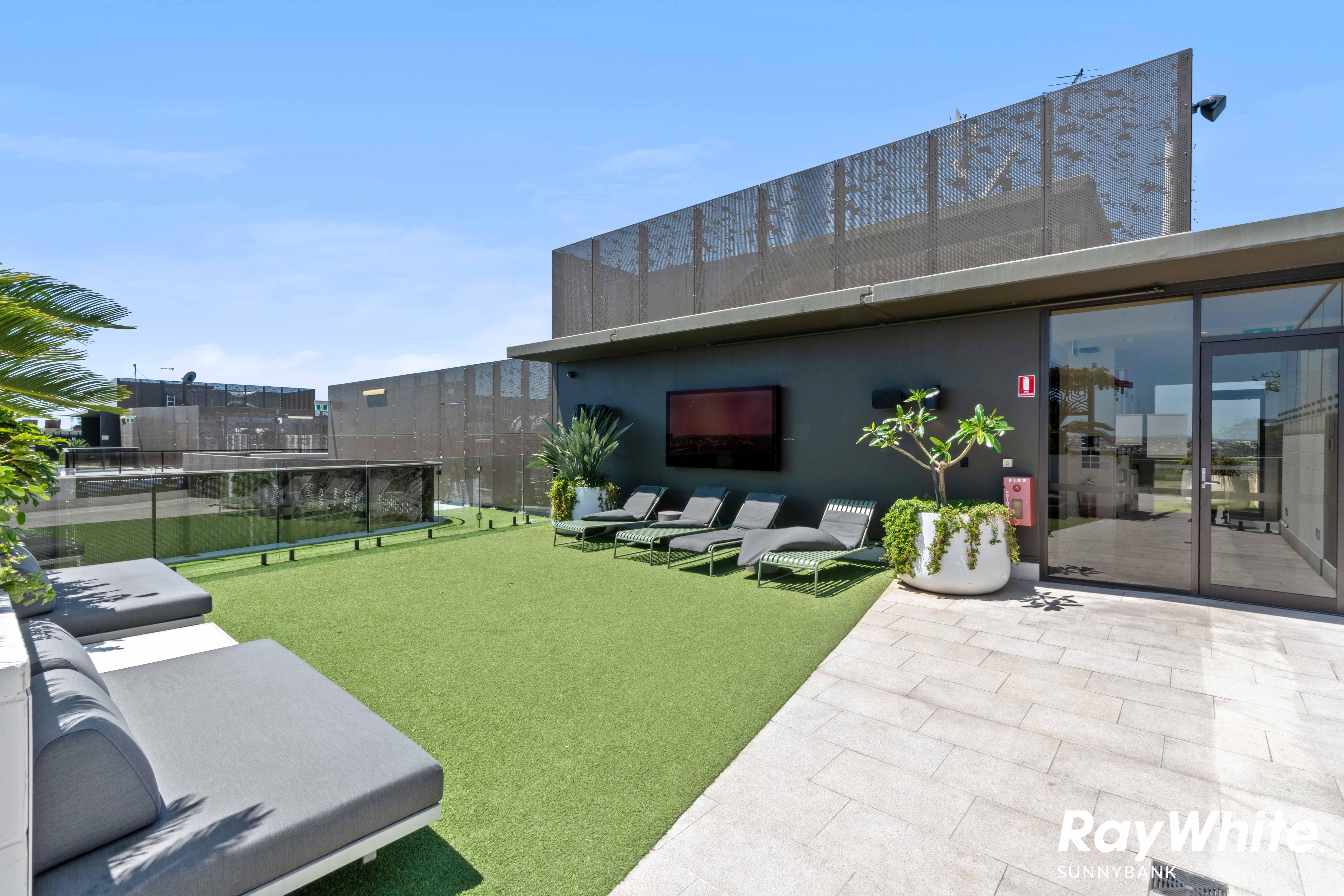 Luxurious Penthouse Living in Newstead