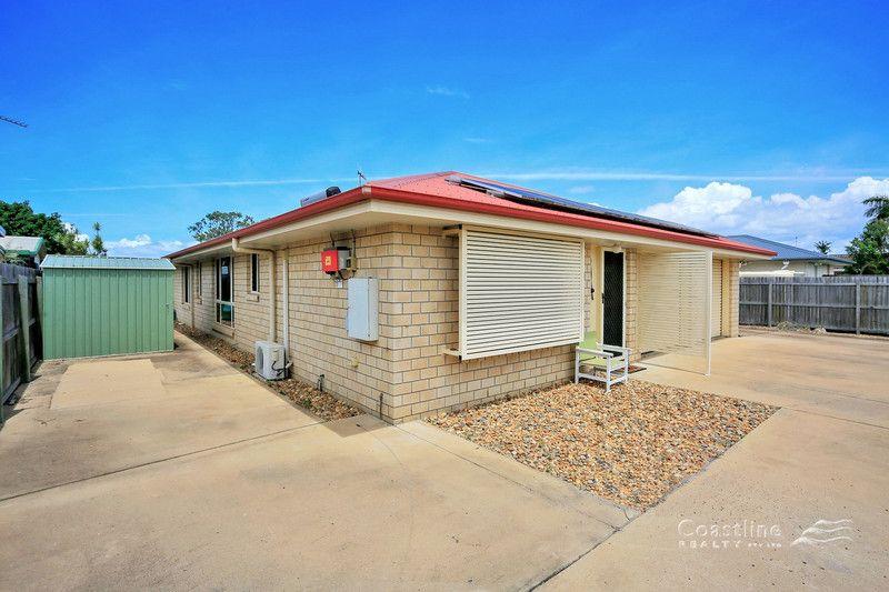 Spacious unit close to shops