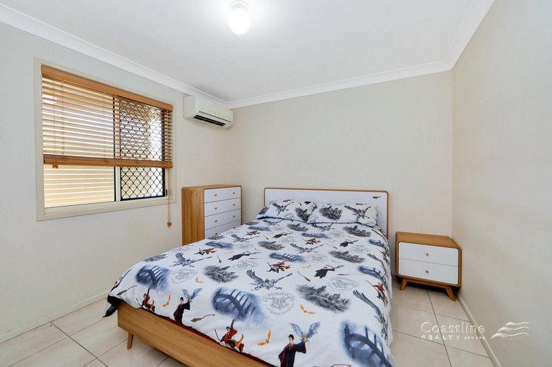 Spacious unit close to shops