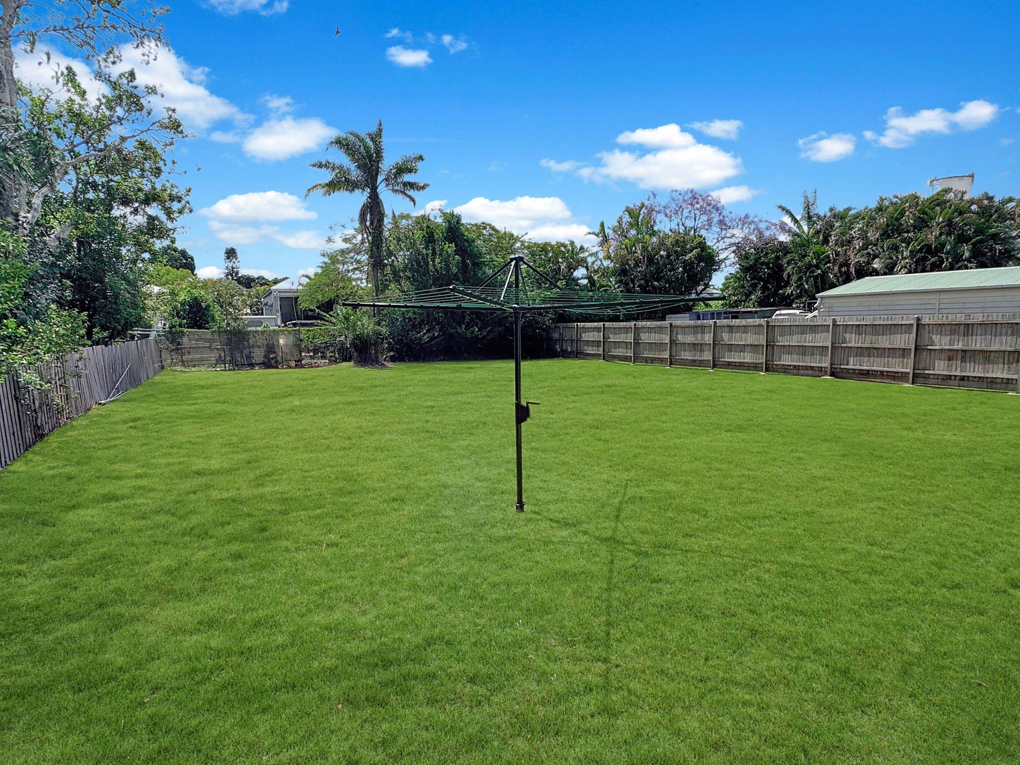 Renovated 4-Bedroom Queenslander - Shabby Chic Style