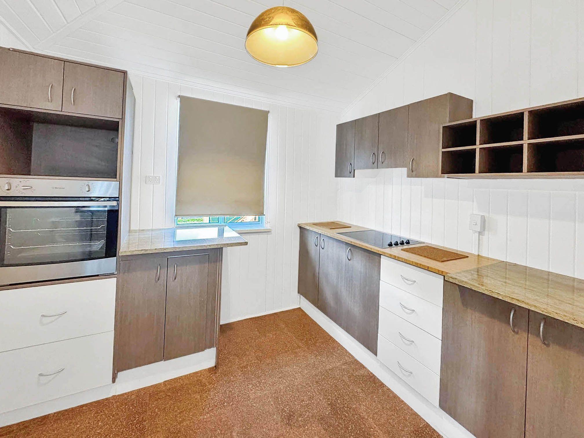 Renovated 4-Bedroom Queenslander - Shabby Chic Style