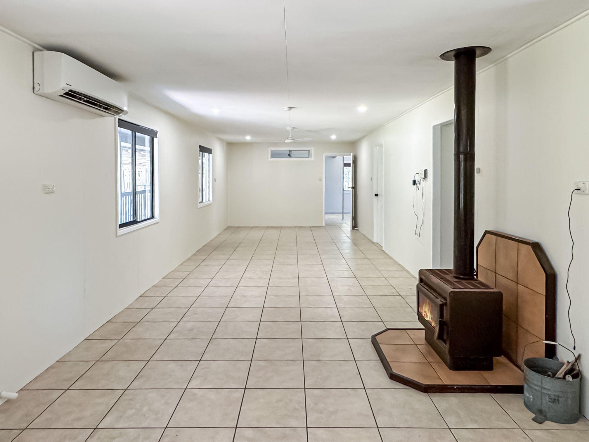 Rural Home  - Peaceful Living, Plenty of Space!