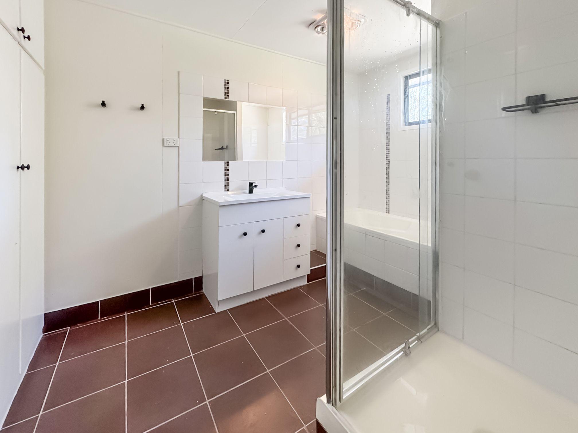 Rural Home  - Peaceful Living, Plenty of Space!