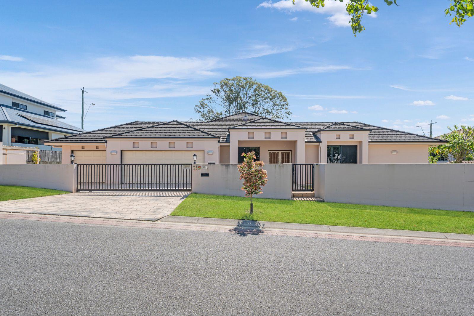 Prop-GPT: House: QLD Bridgeman Downs, QLD 4035 Grand Single Level Living On Cerbaia!