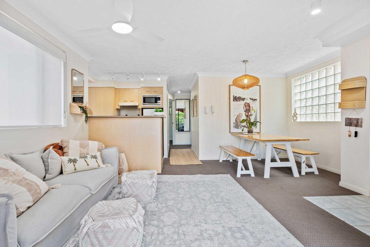 Prop-GPT: Property: QLD Mermaid Beach, QLD 4218 8/40-44 Ventura Road, Mermaid Beach, QLD 4218 - Apartment for Rent - harcourts.net