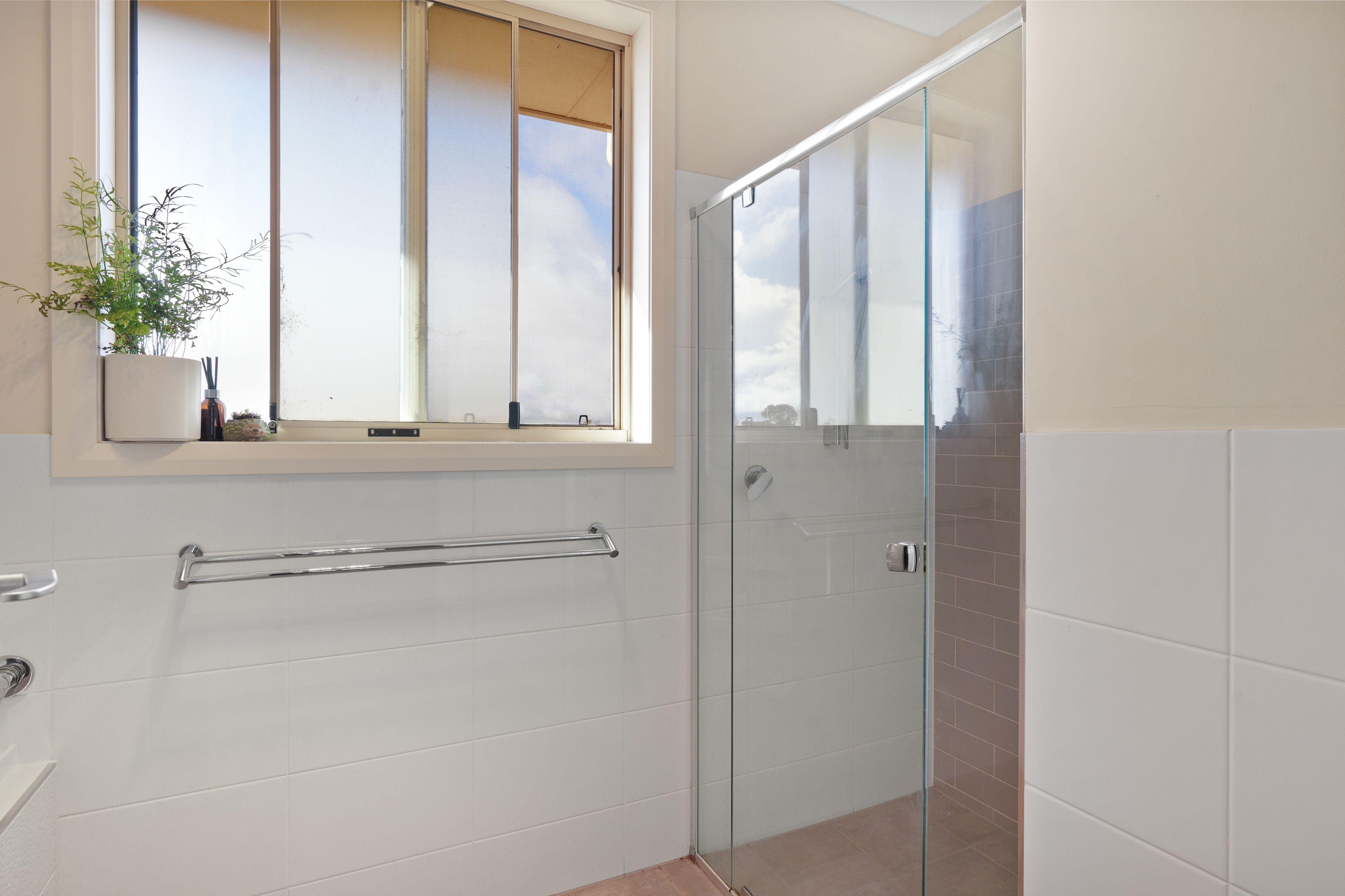 Modern Living in Lower Light!