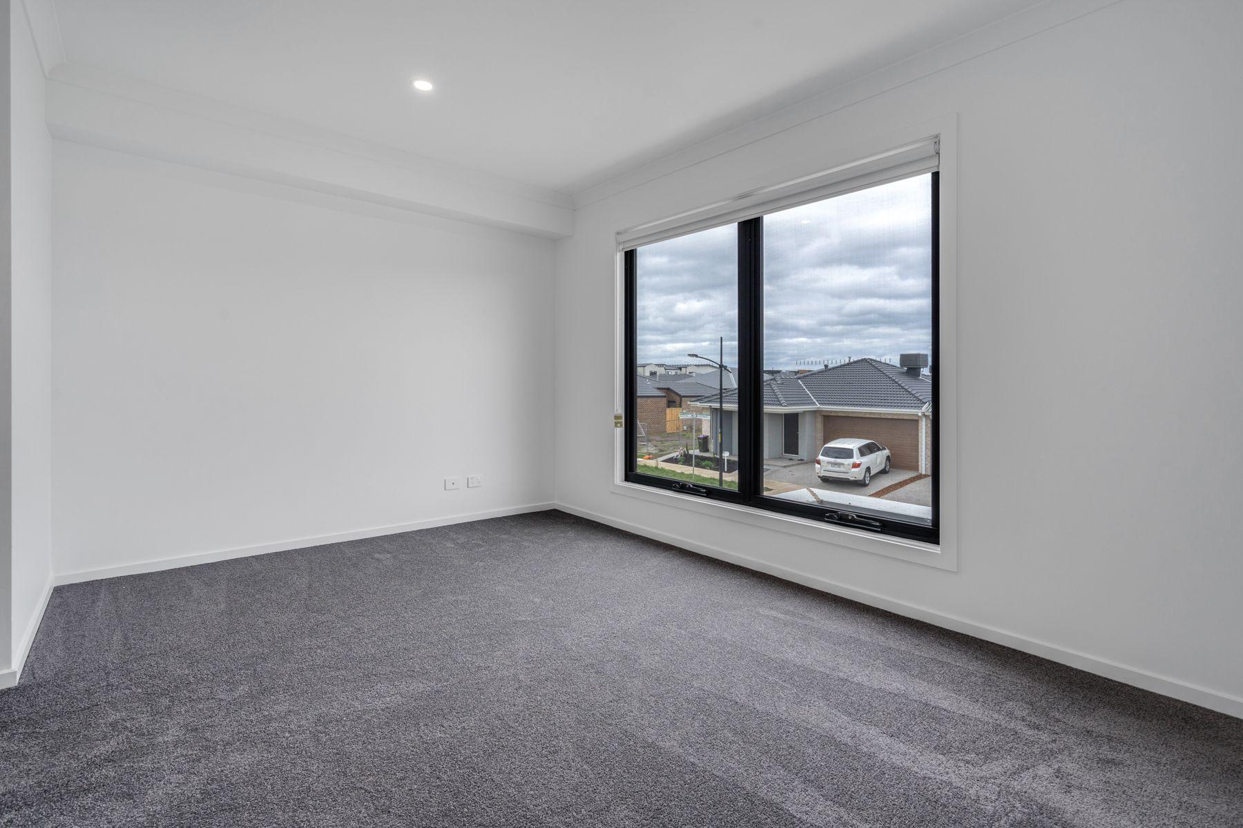 Family-Friendly 4-Bedroom Townhouse with Modern Amenities