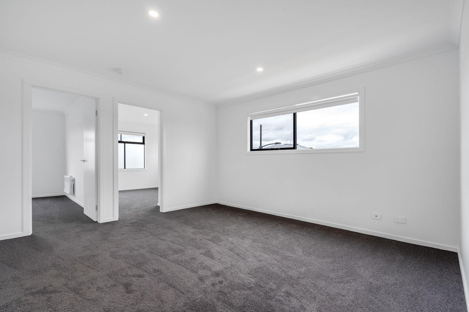 Family-Friendly 4-Bedroom Townhouse with Modern Amenities