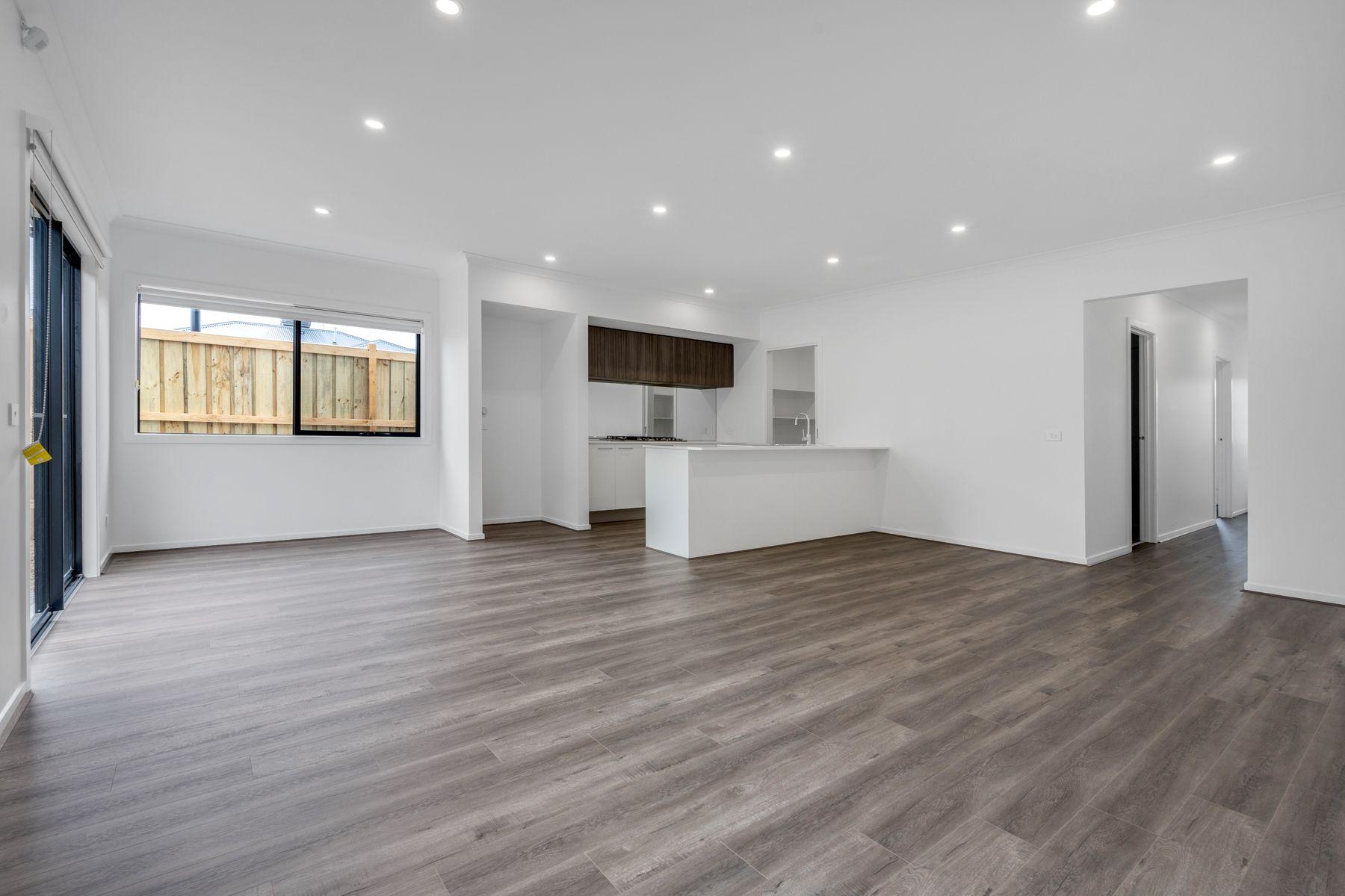 Family-Friendly 4-Bedroom Townhouse with Modern Amenities