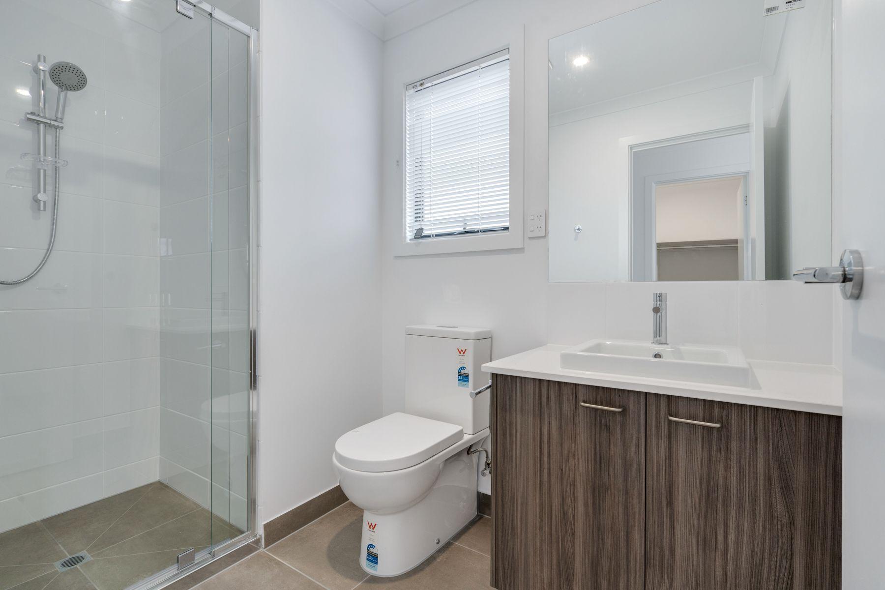 Family-Friendly 4-Bedroom Townhouse with Modern Amenities