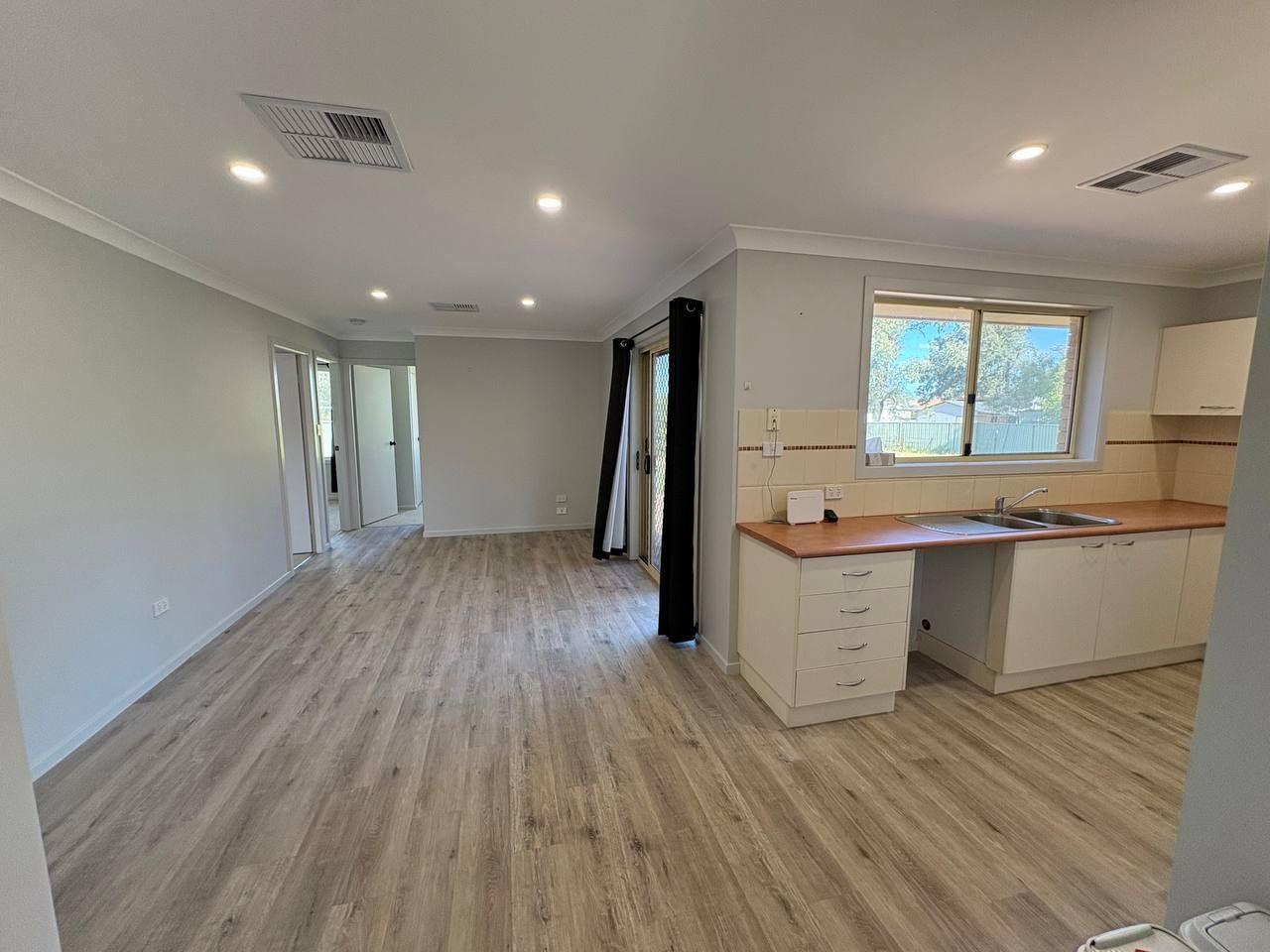 Ray White Forbes - 6851 1411