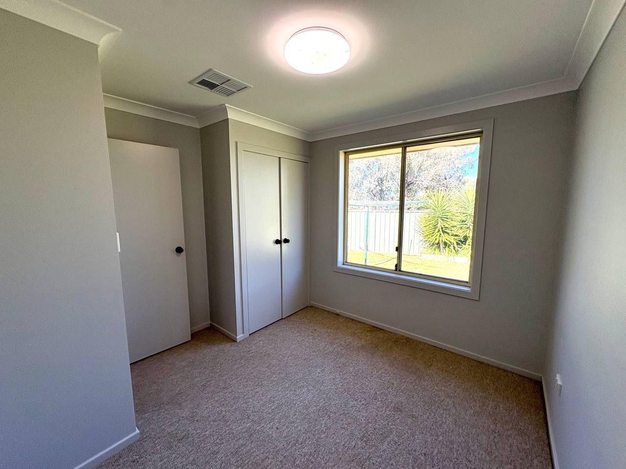 Ray White Forbes - 6851 1411