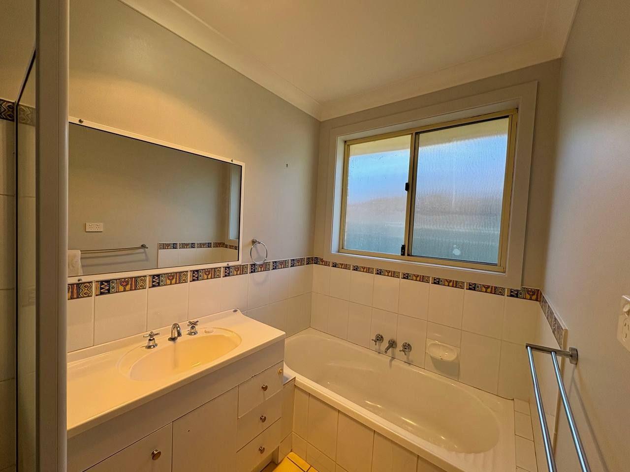 Ray White Forbes - 6851 1411