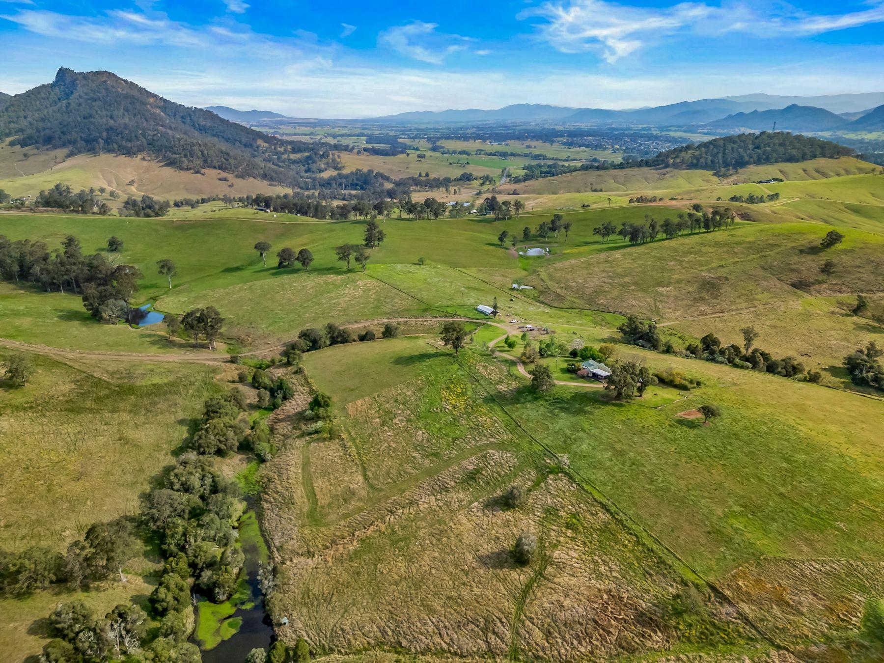 'Channa' - Your Private Highlander's Retreat with Breathtaking Views & Endless Possibilities
