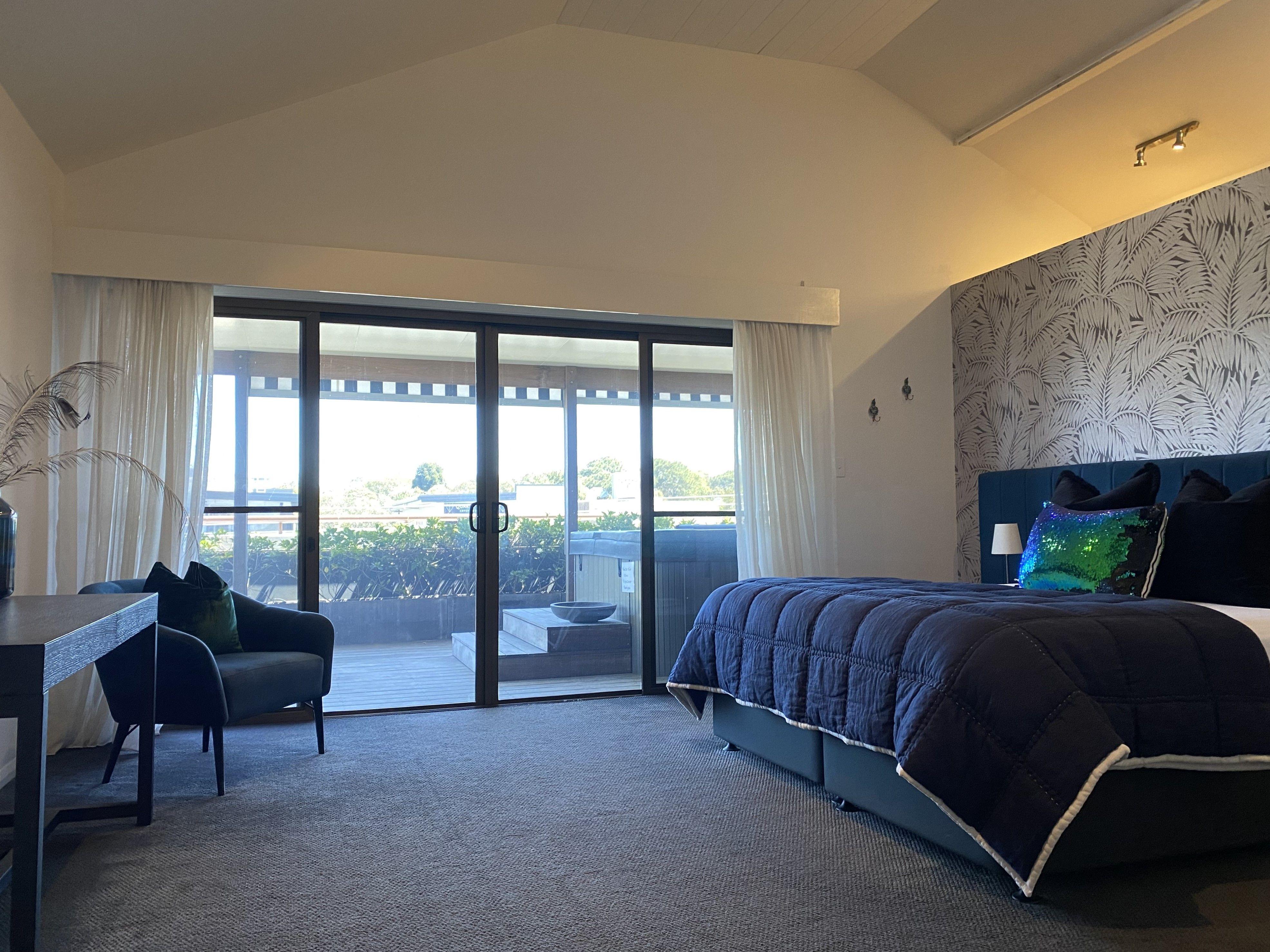 Glamourous rooftop penthouse