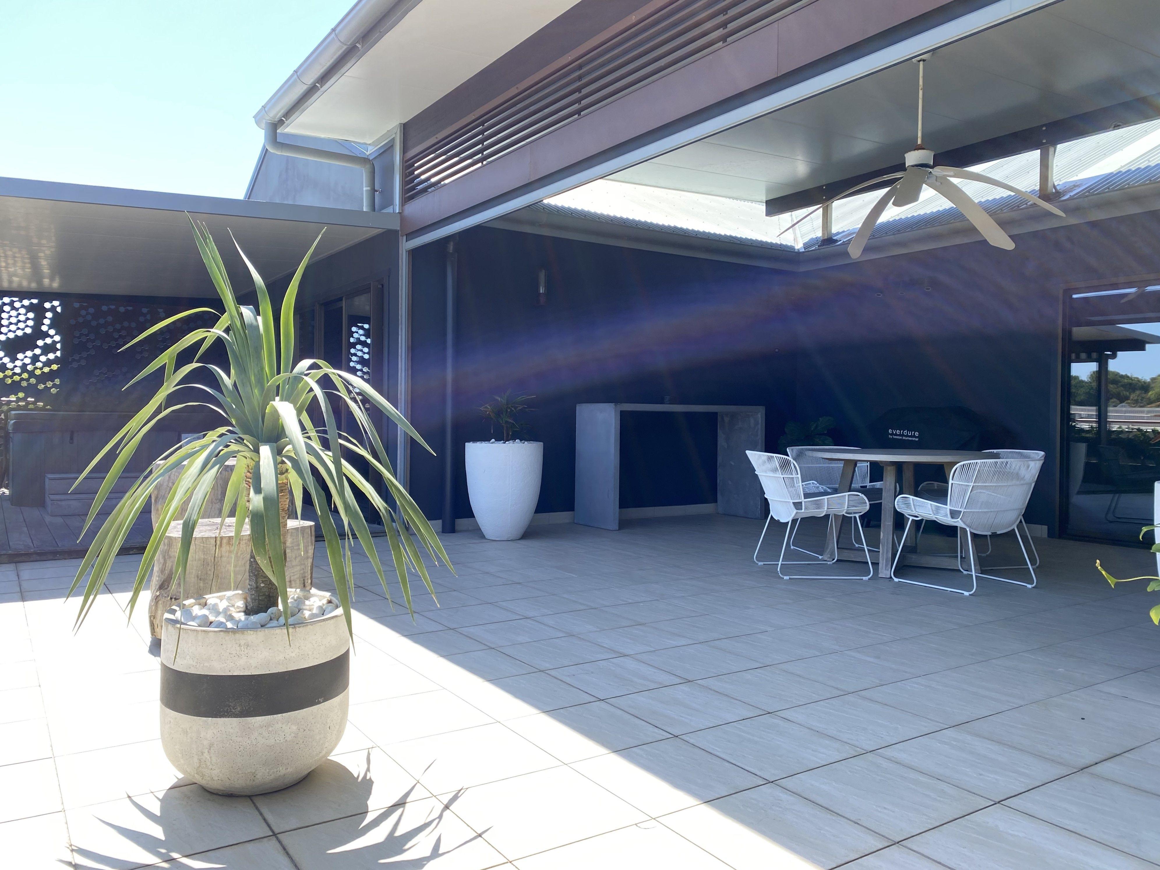 Glamourous rooftop penthouse