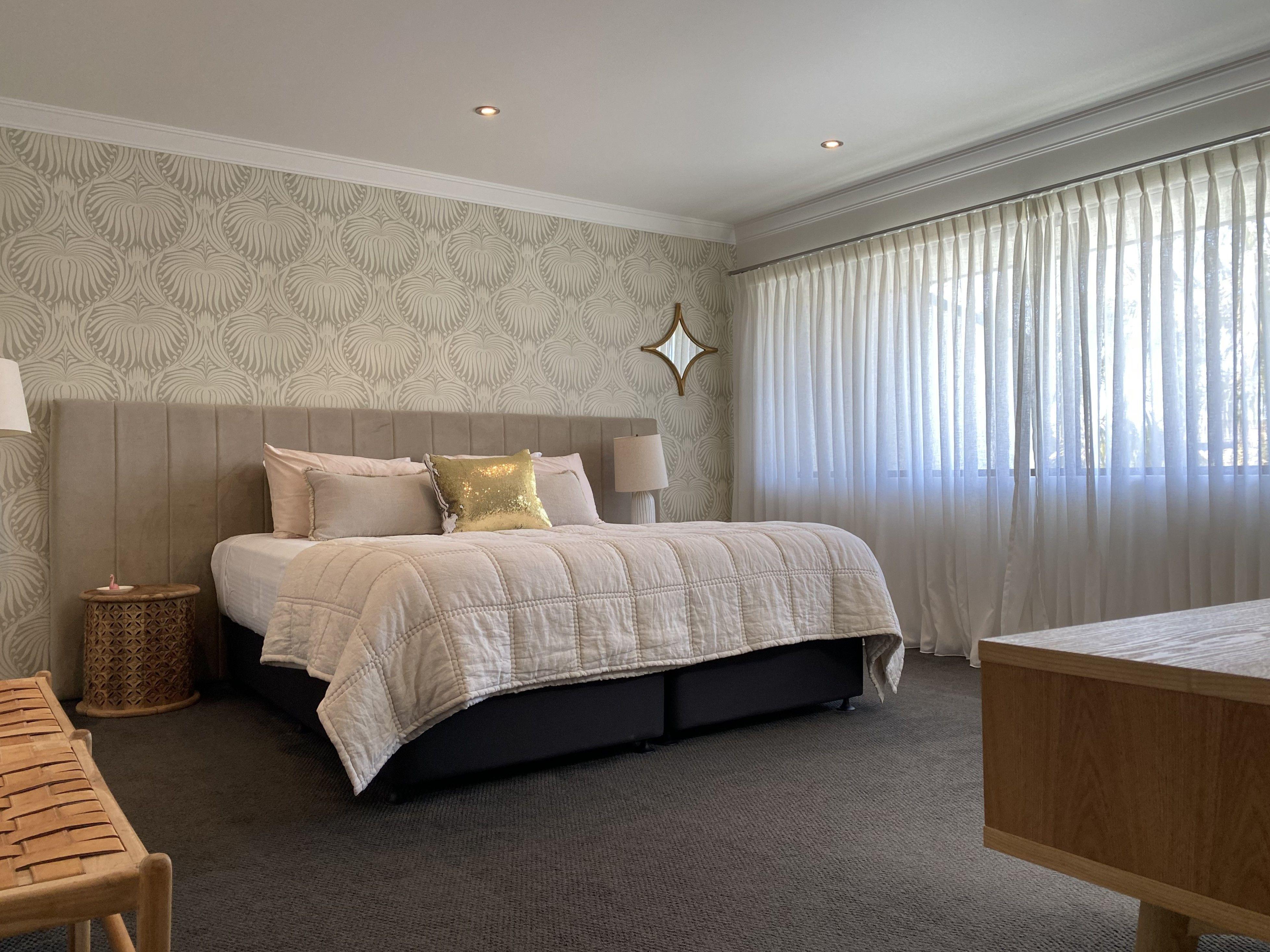 Glamourous rooftop penthouse