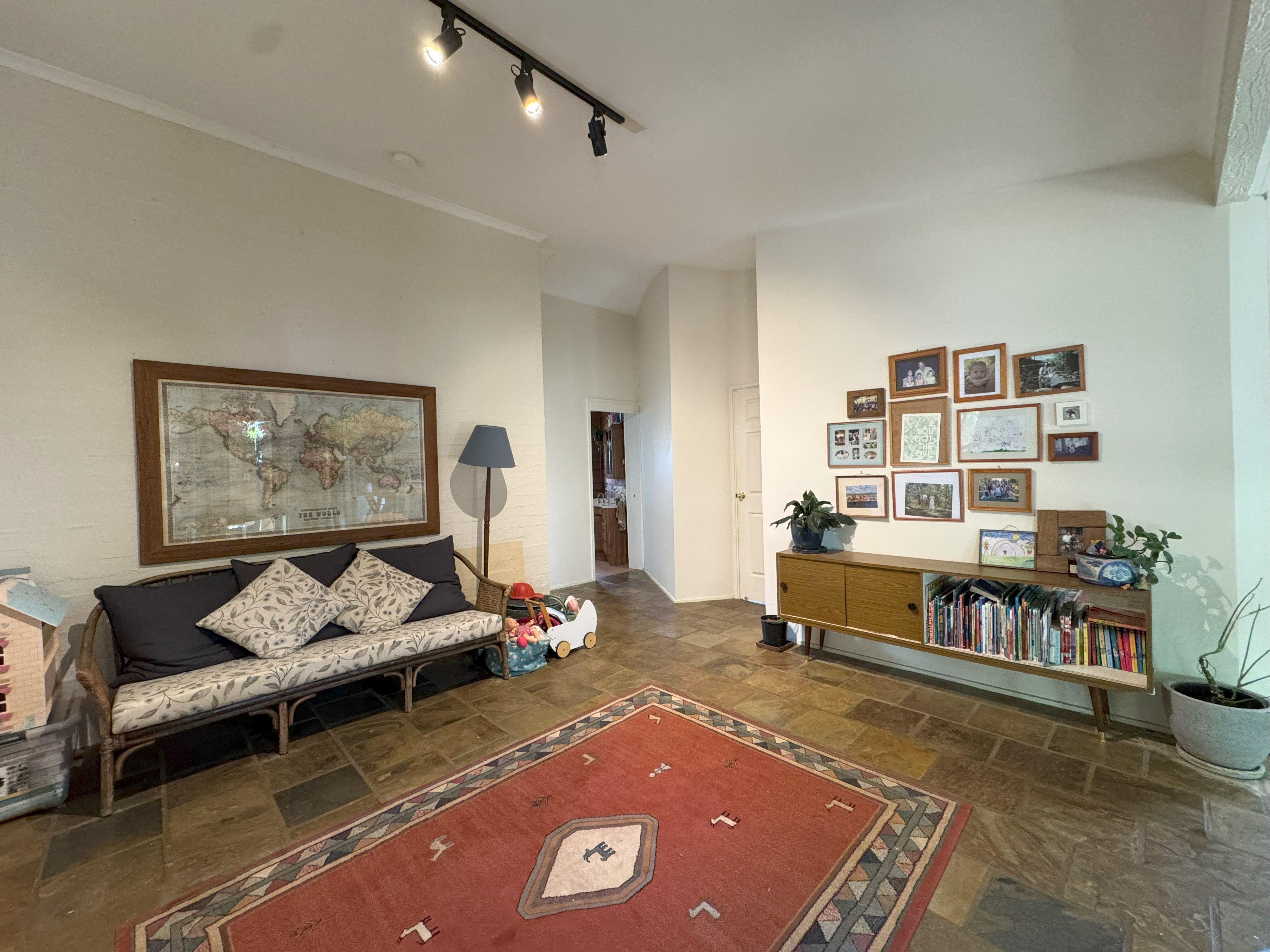 Beautiful Gundaroo Village Home