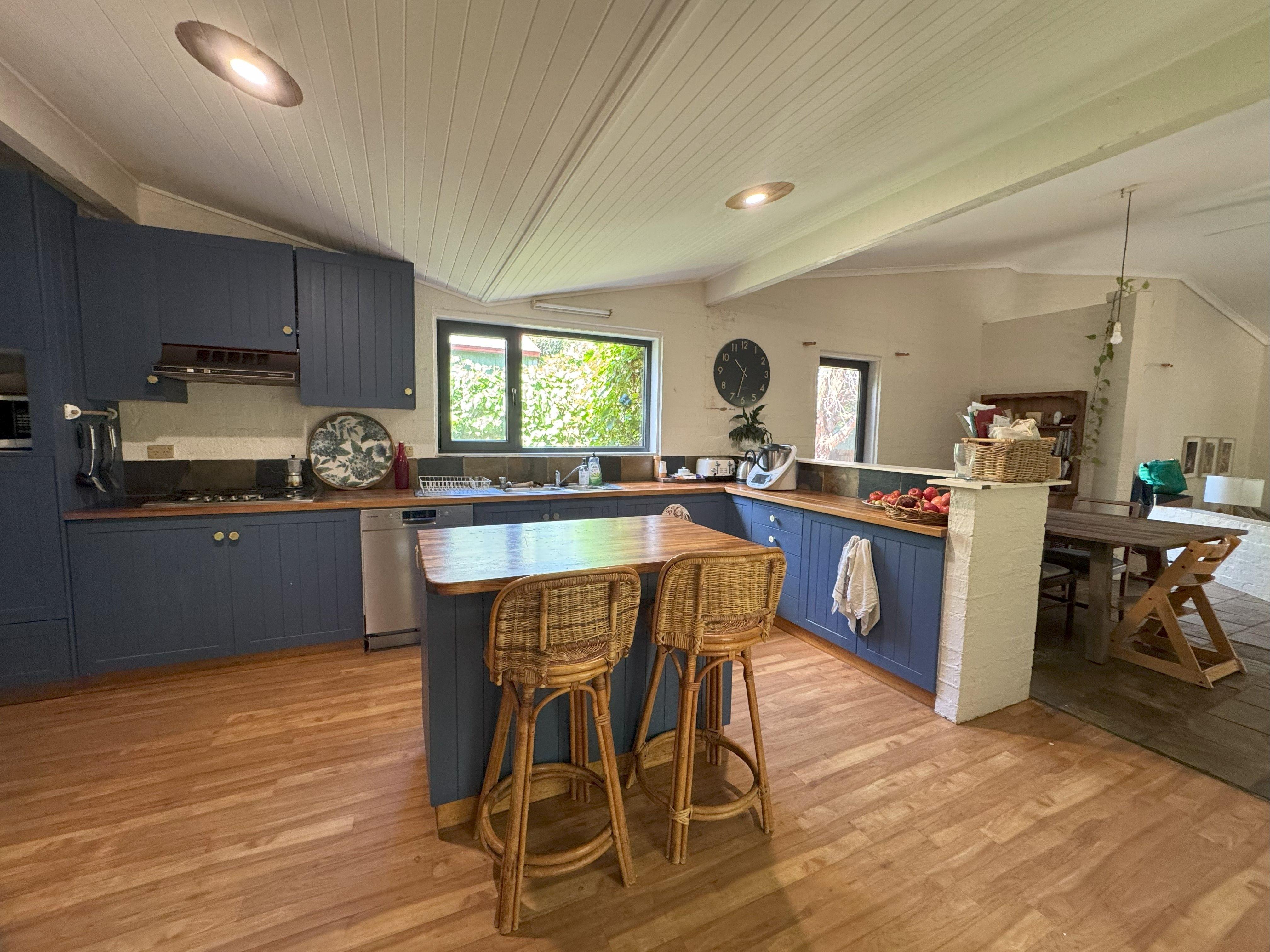Beautiful Gundaroo Village Home