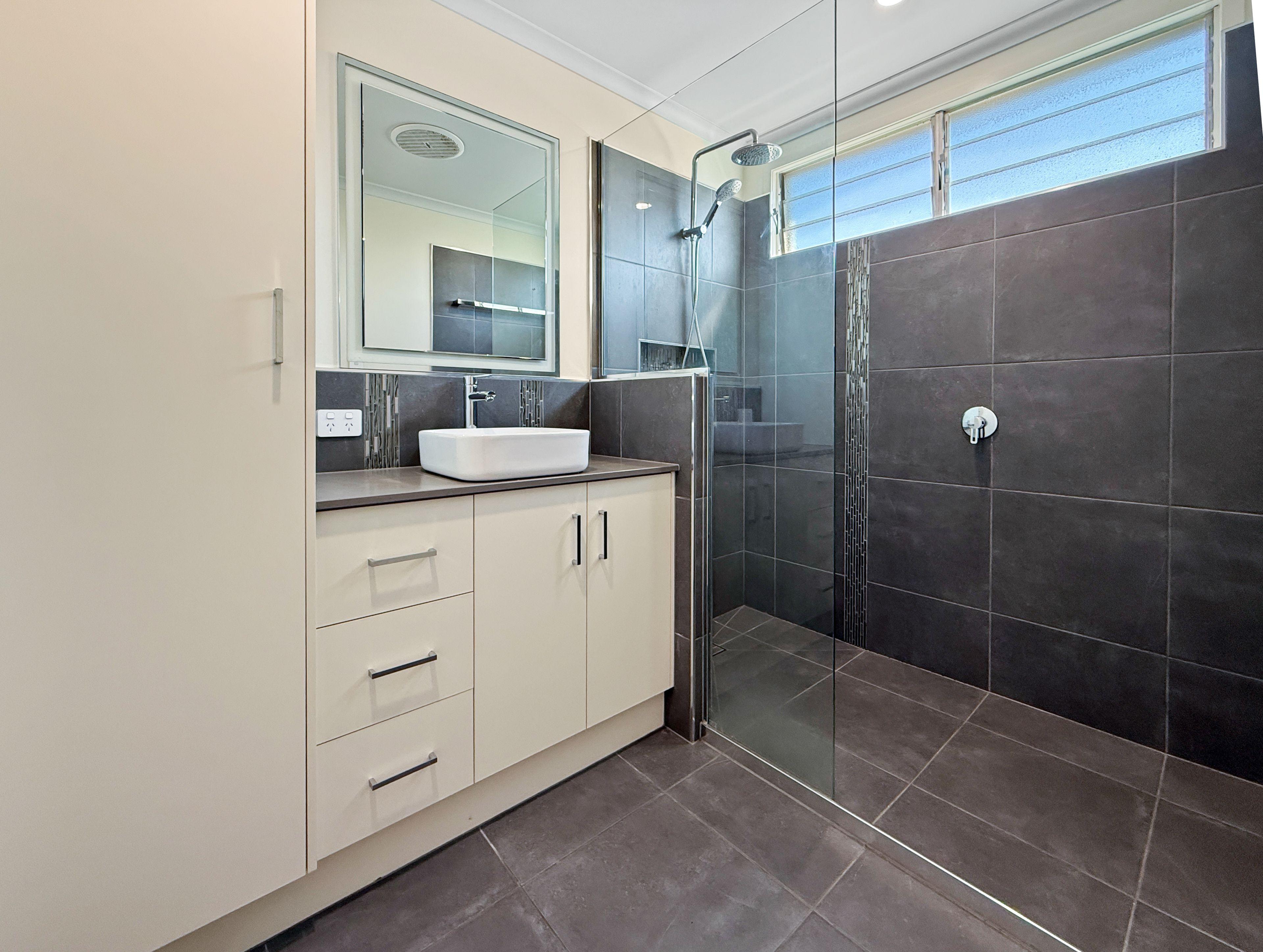 Spacious 2-Bedroom Unit in Prime Location