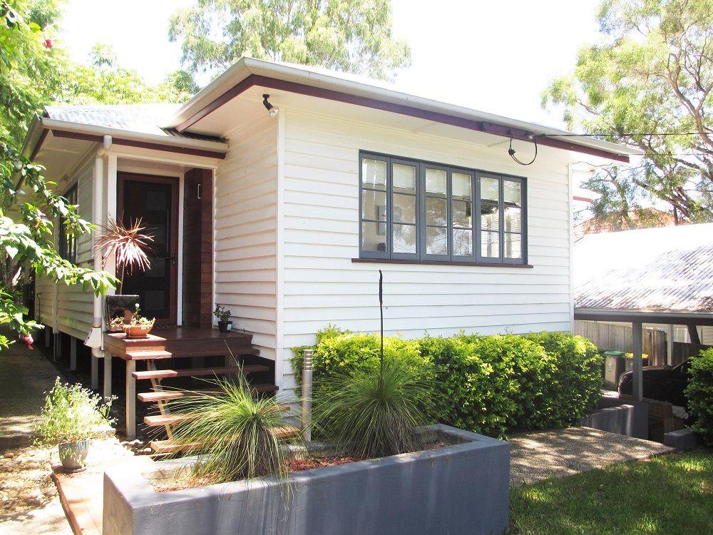 Prop-GPT: House: QLD Mount Gravatt East, QLD 4122 Entertainers Dream