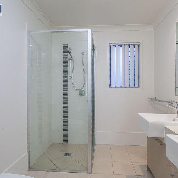 Modern Home in Sought-After Mango Hill Location!