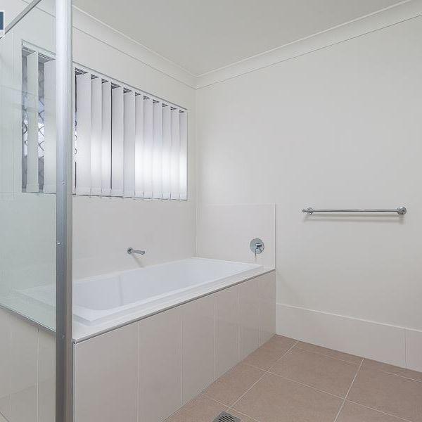 Modern Home in Sought-After Mango Hill Location!