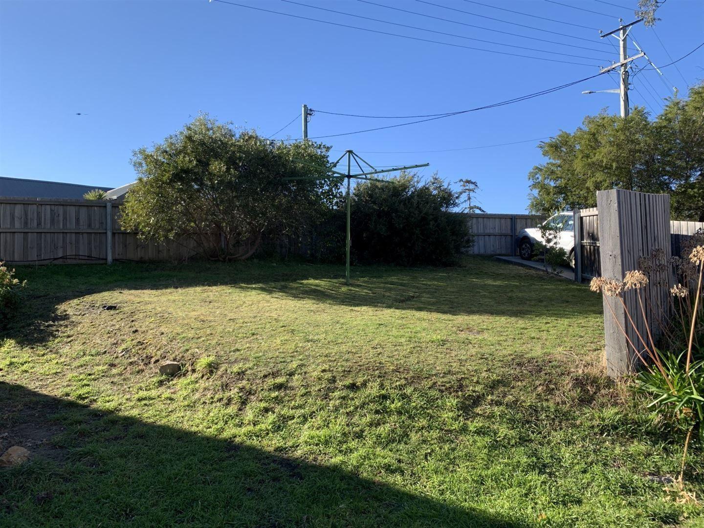 1/132 Roslyn Avenue, BLACKMANS BAY, TAS 7052 - Villa for Rent - harcourts.net