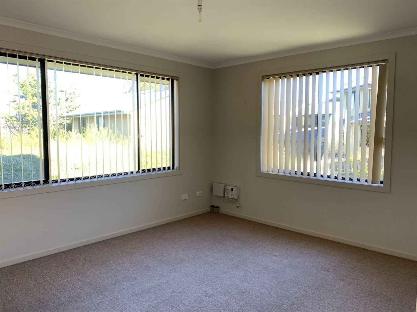 1/132 Roslyn Avenue, BLACKMANS BAY, TAS 7052 - Villa for Rent - harcourts.net
