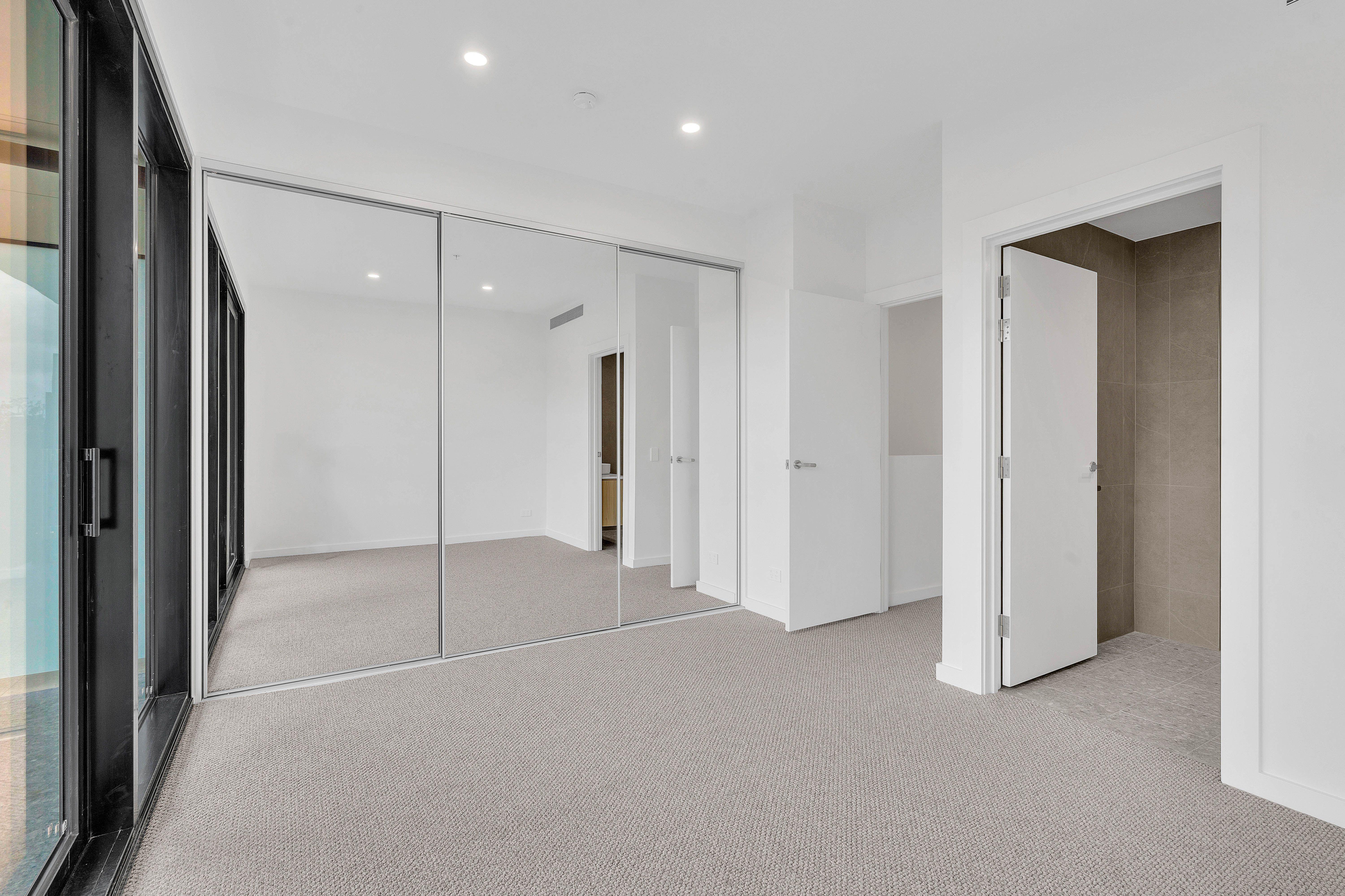 Stylish 2-Bedroom, 2-Bathroom Residence with Stunning Hills Views