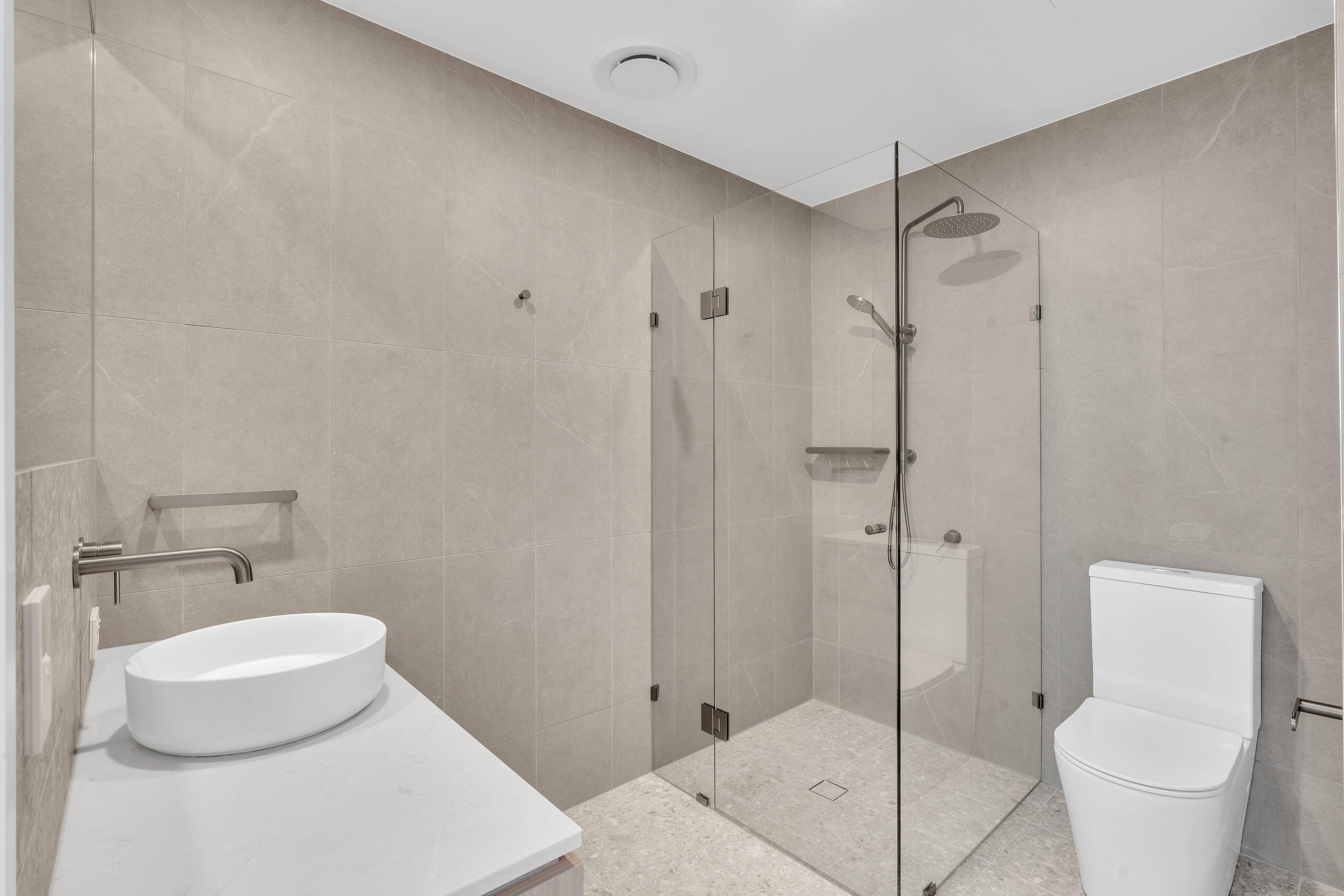 Stylish 2-Bedroom, 2-Bathroom Residence with Stunning Hills Views