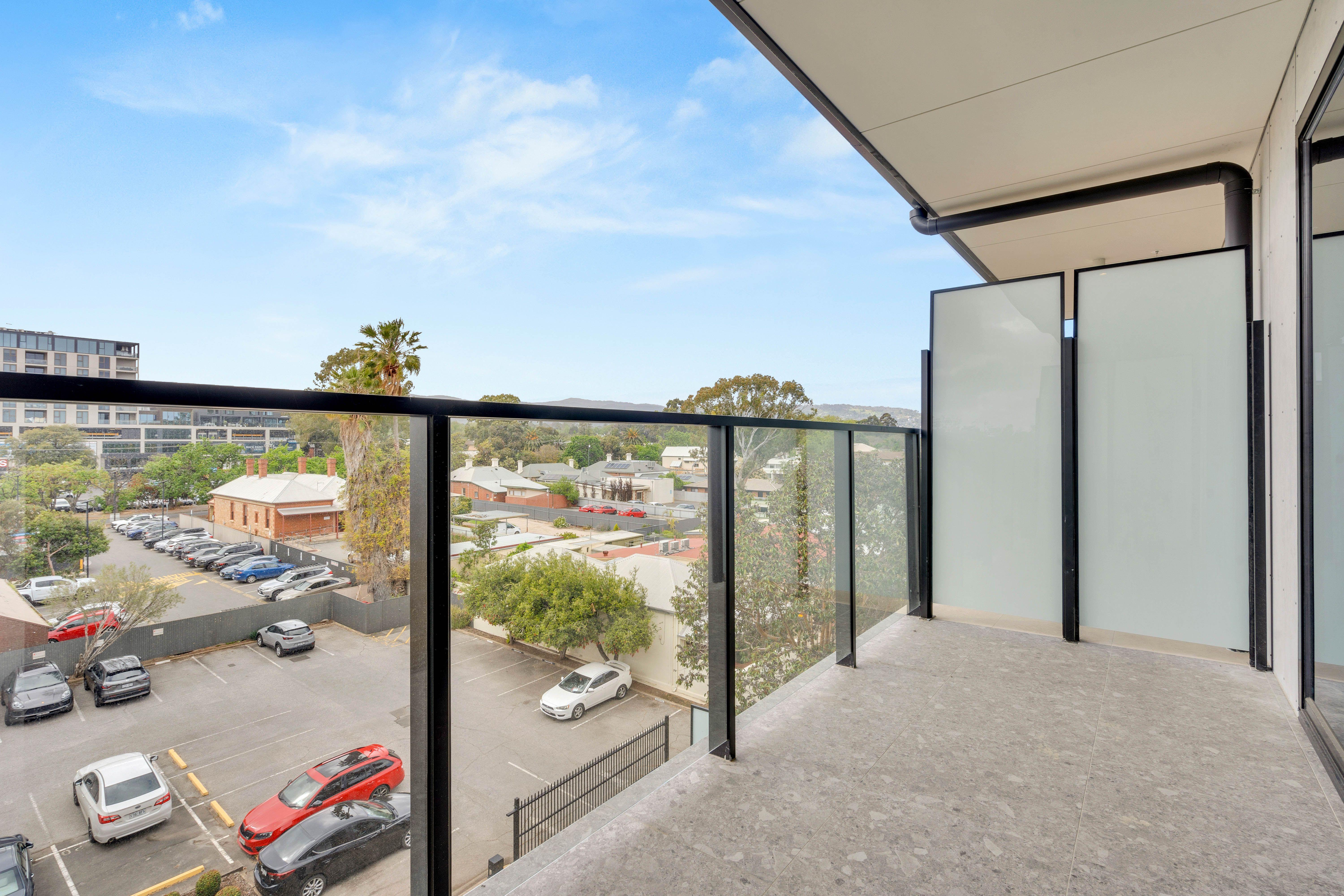 Stylish 2-Bedroom, 2-Bathroom Residence with Stunning Hills Views