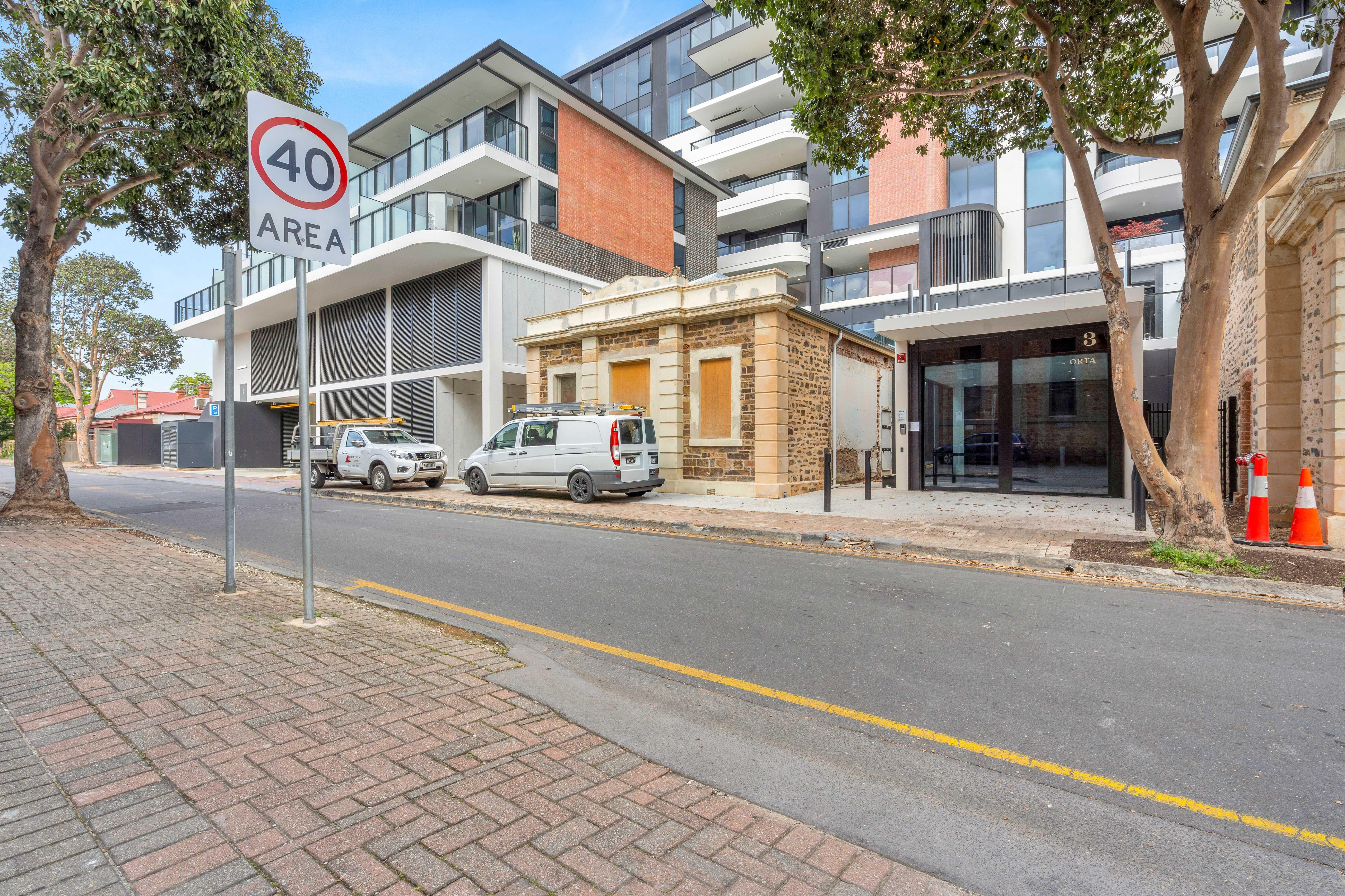 Stylish 2-Bedroom, 2-Bathroom Residence with Stunning Hills Views