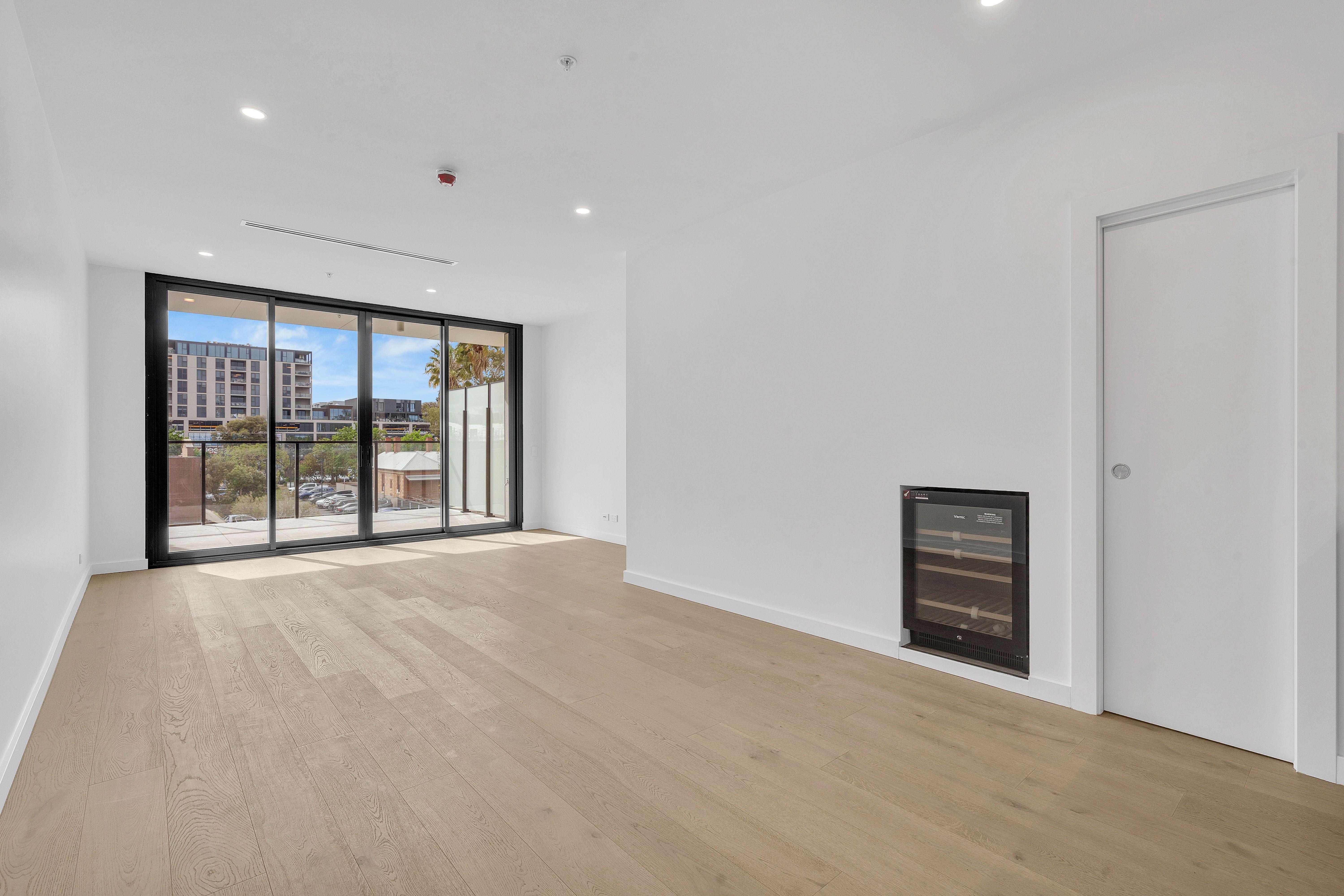 Stylish 2-Bedroom, 2-Bathroom Residence with Stunning Hills Views